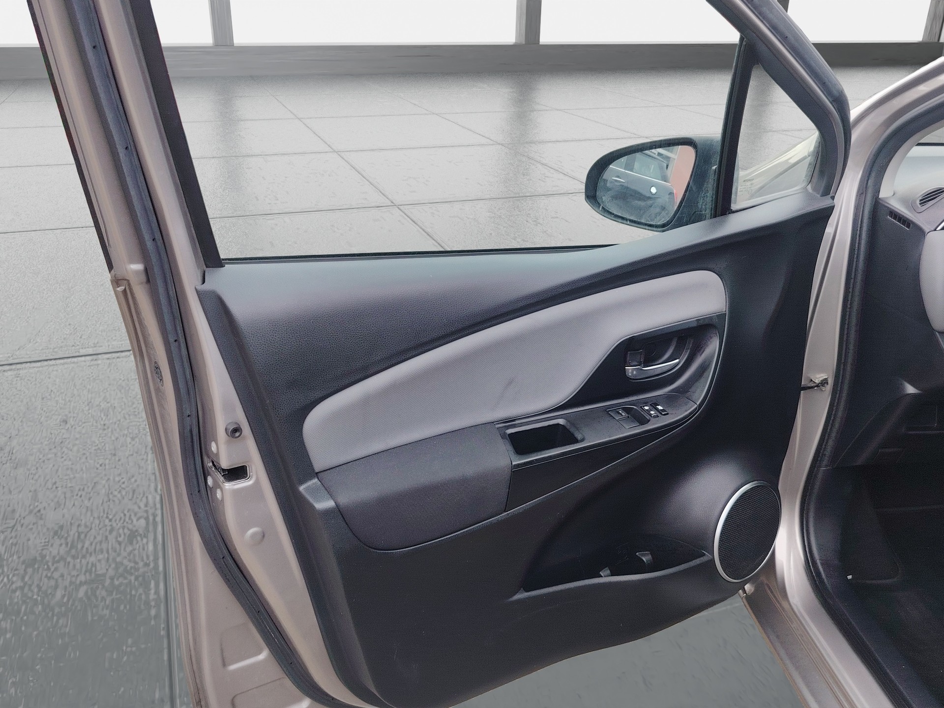 TOYOTA Yaris 1.5 VVT-i Hybrid Luna e-CVT-image-10
