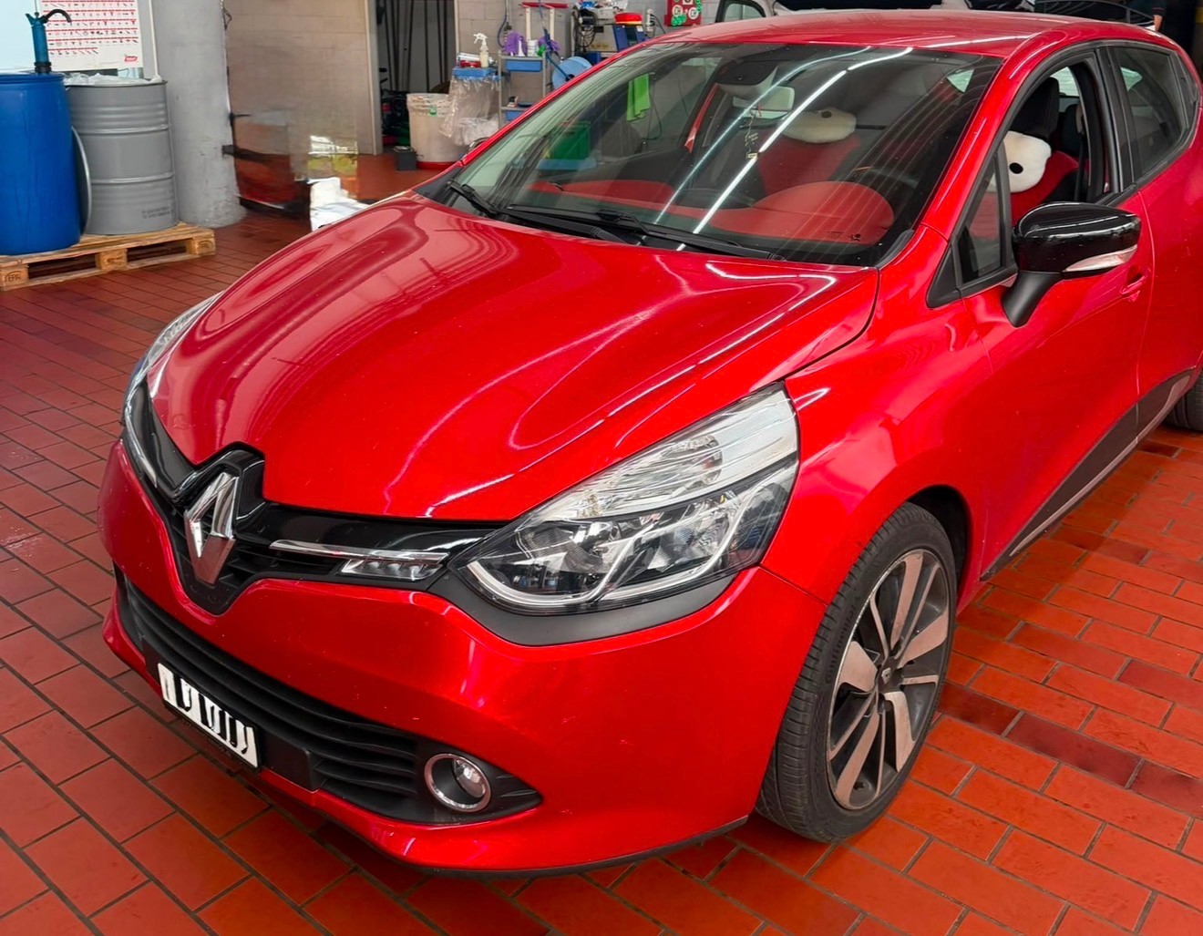 RENAULT Clio 1.2 16V T Swiss Edition EDC-image-5
