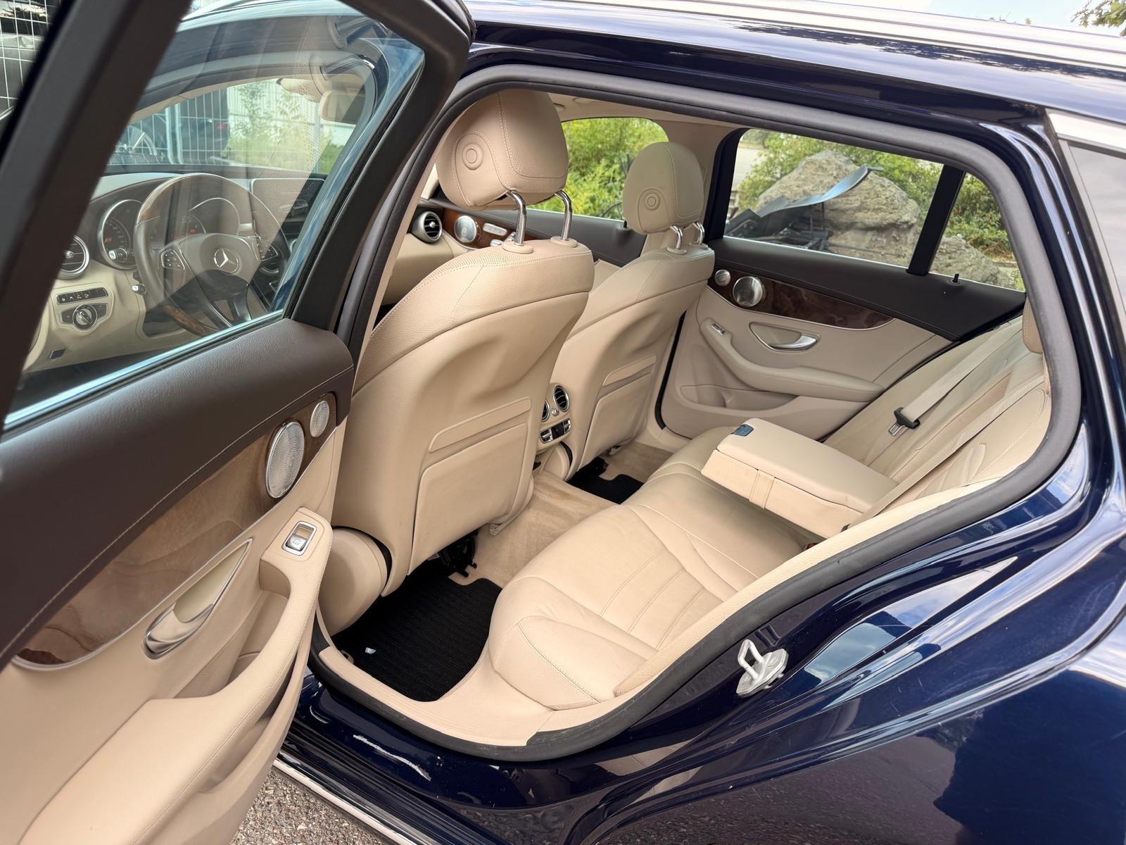 MERCEDES-BENZ C 400 Avantgarde 4Matic 7G-Tronic-image-10