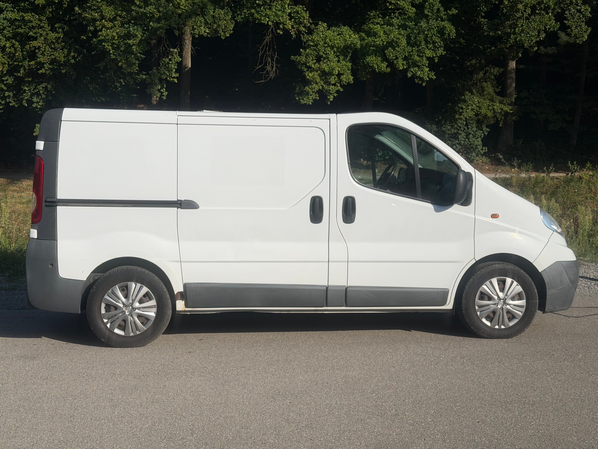 OPEL Vivaro 2.5 CDTI 2.7t L1H1-image-3