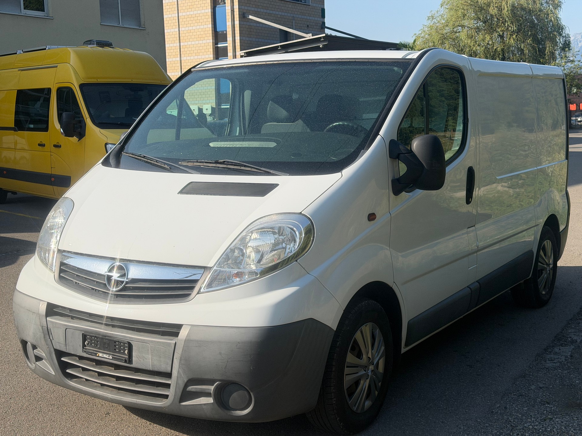 OPEL Vivaro 2.5 CDTI 2.7t L1H1-image-2