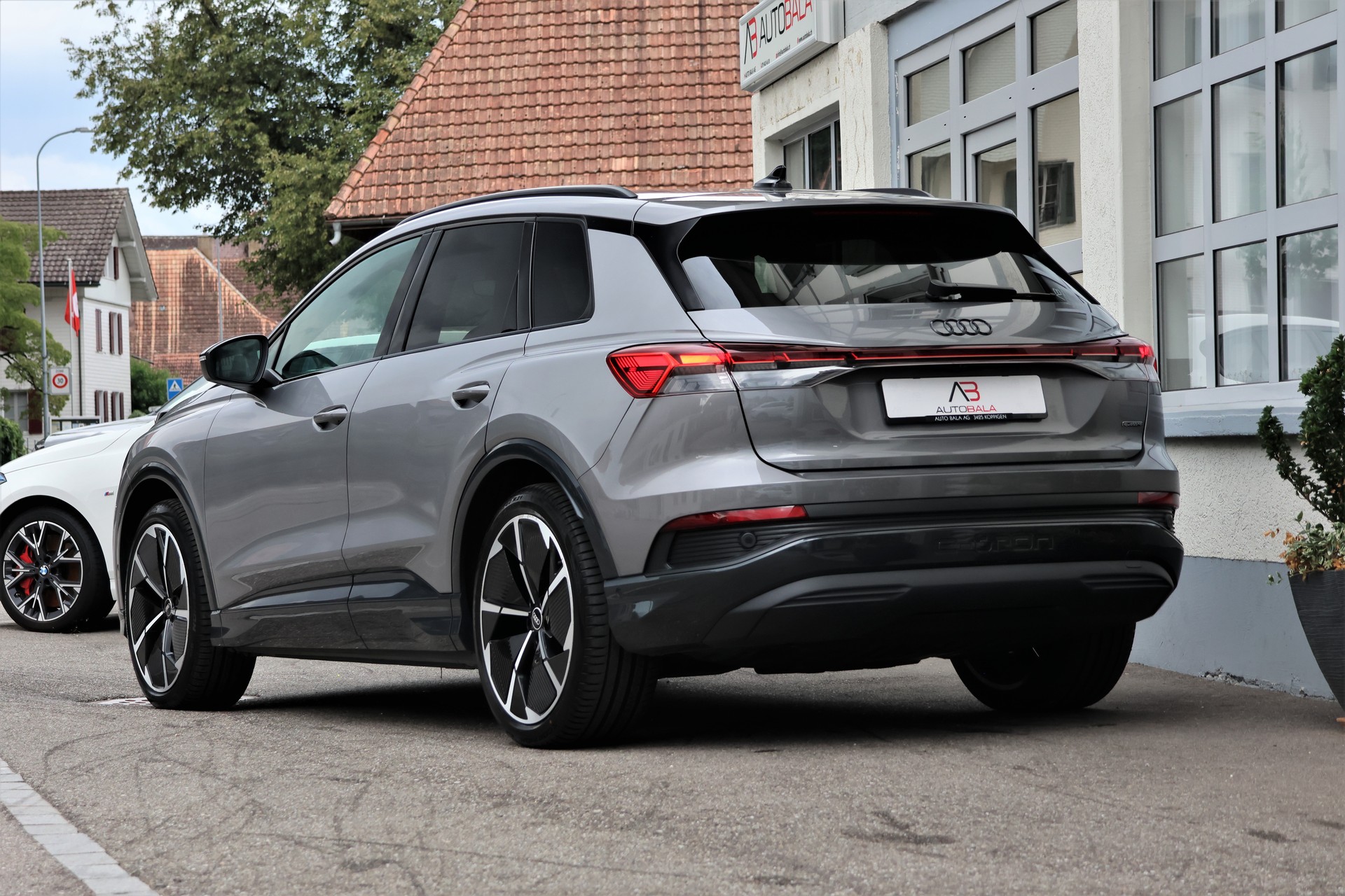 AUDI Q4 e-tron 50 quattro (CH)-showroom-element-2