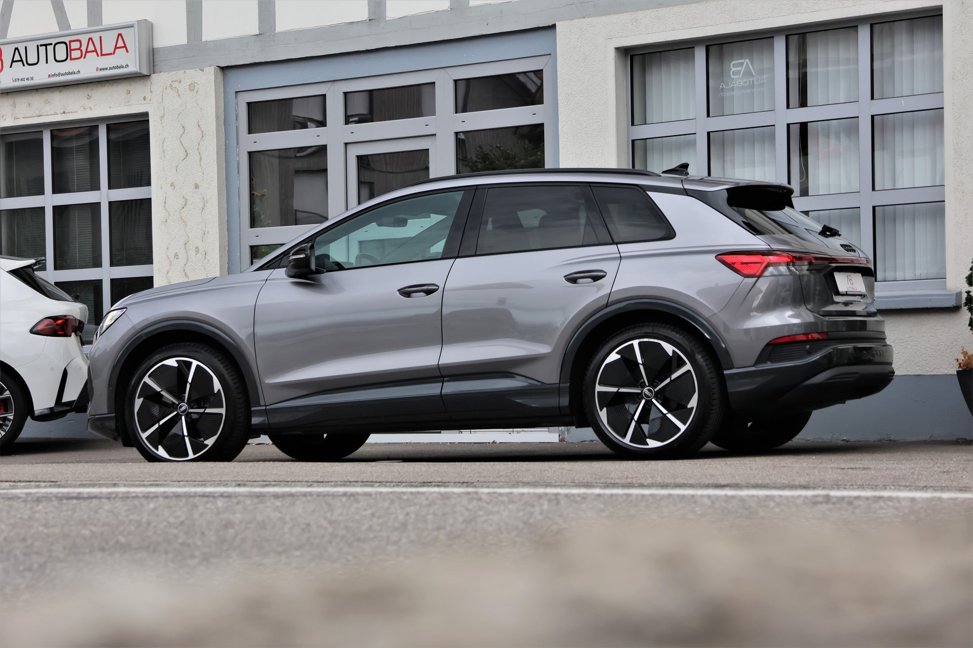 AUDI Q4 e-tron 50 quattro (CH)-showroom-element-3