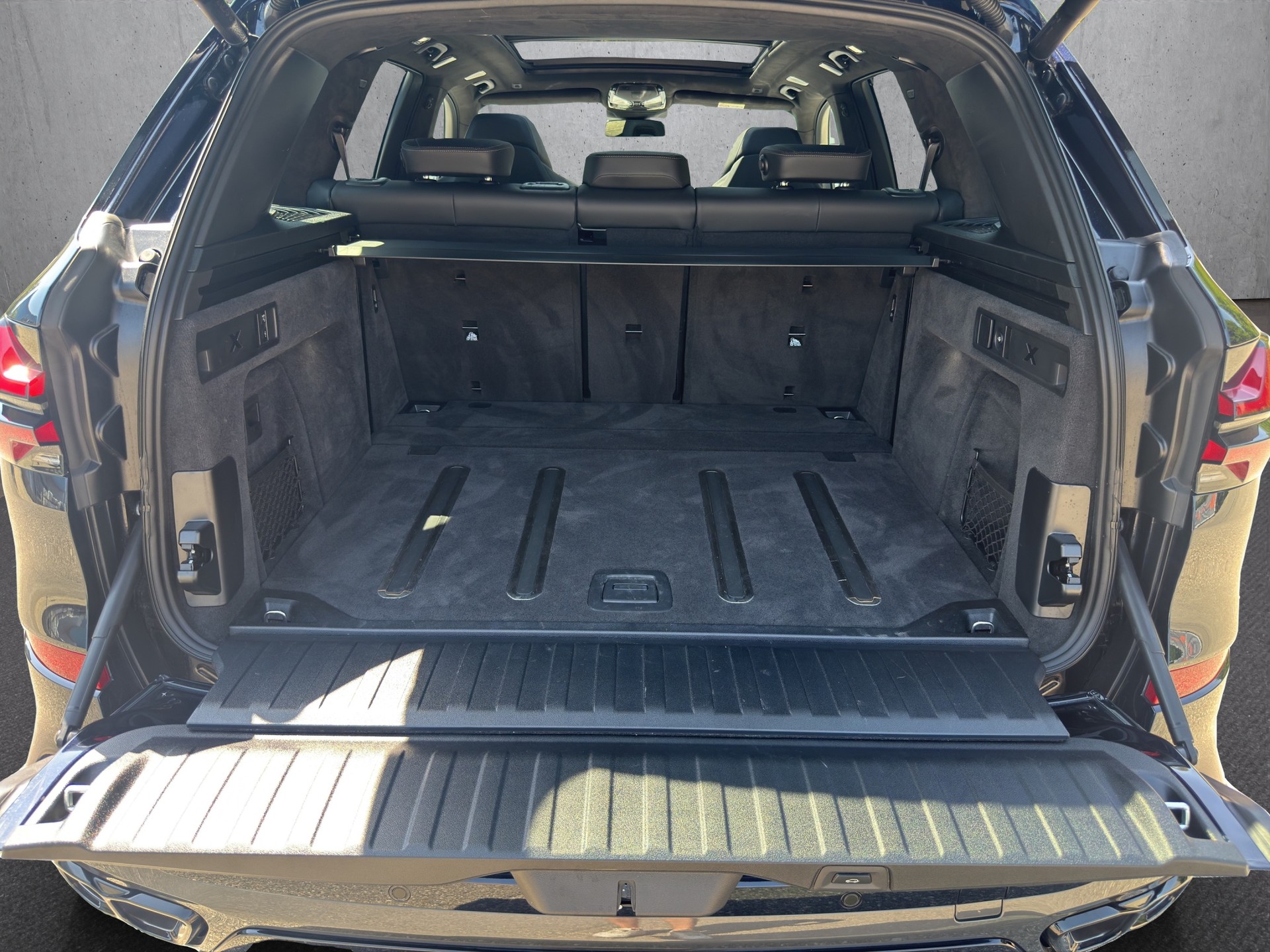 BMW X5 xDrive 48V M60i M Sport Pro Steptronic-image-15