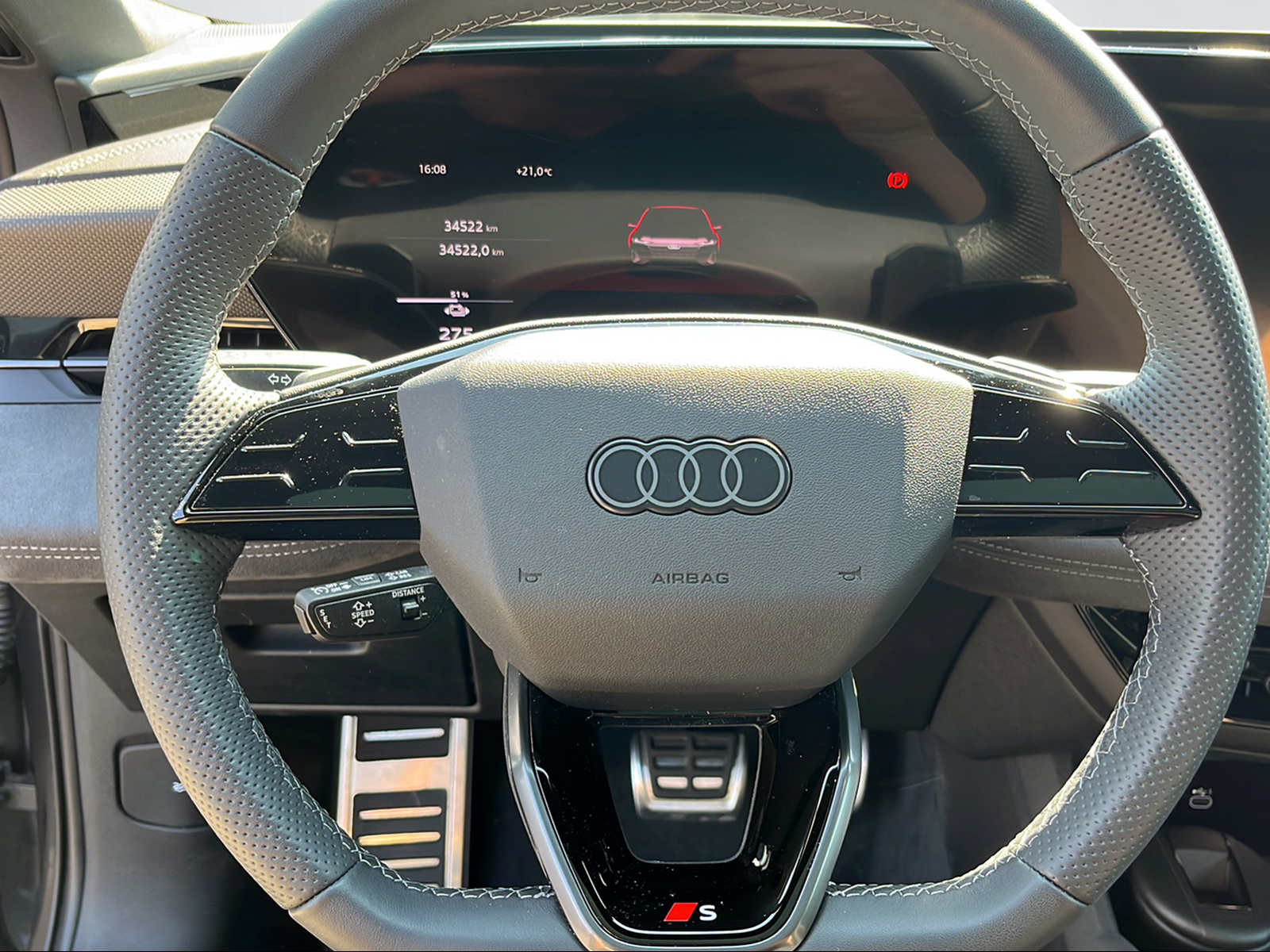 AUDI S6 e-tron Avant quattro-image-11
