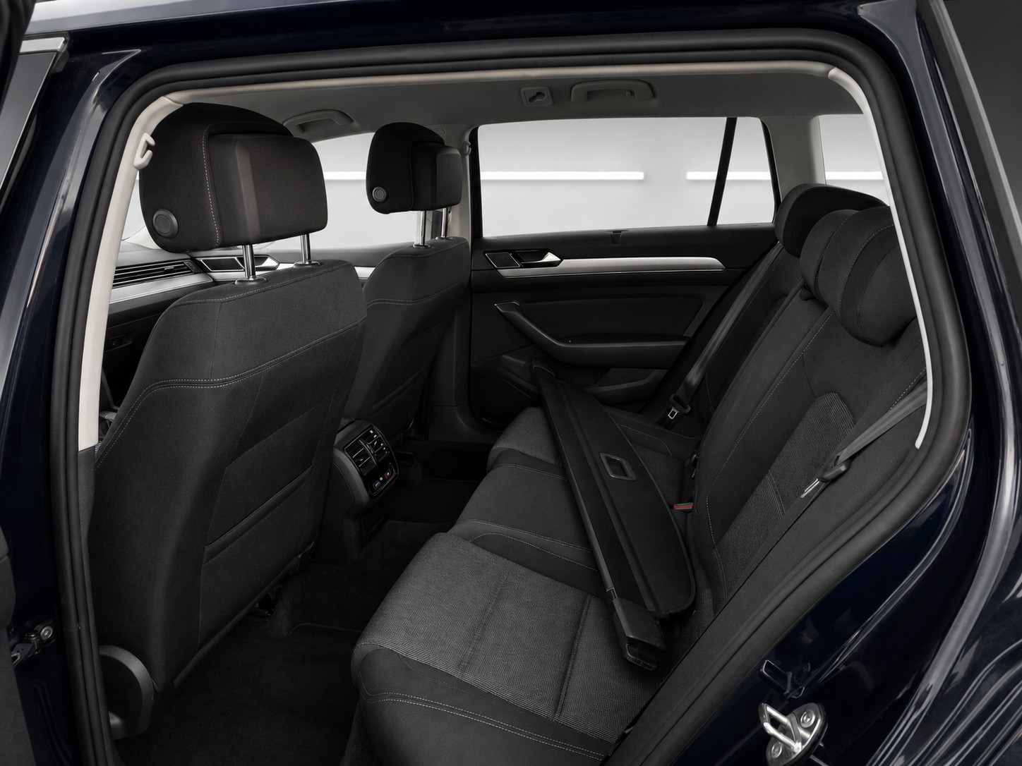 VW Passat Variant 2.0 TDI BMT Comfortline DSG-image-3