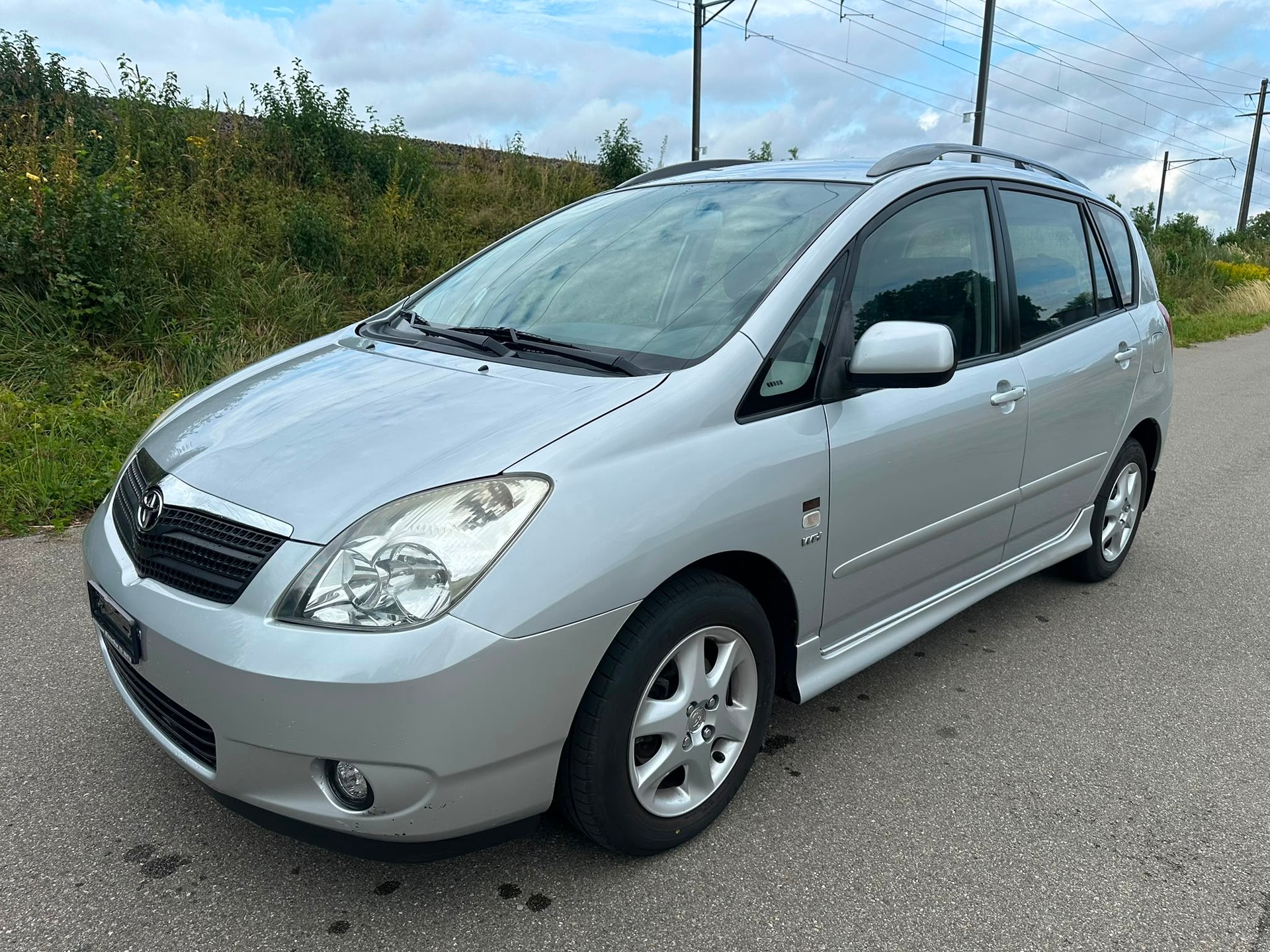 TOYOTA Corolla Verso 1.8 Linea Terra-image-1