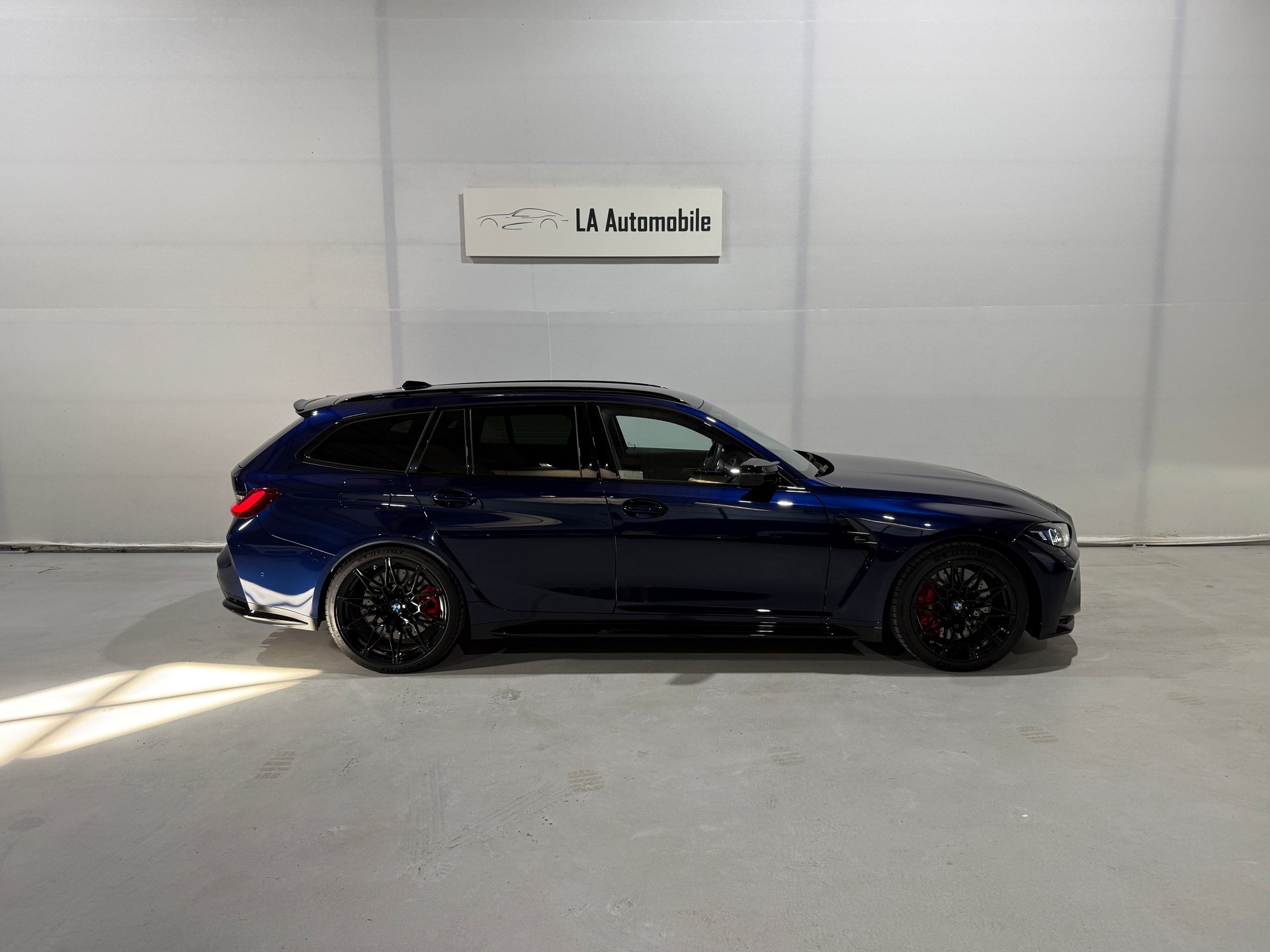 BMW M3 Touring xDrive Competition M-image-6