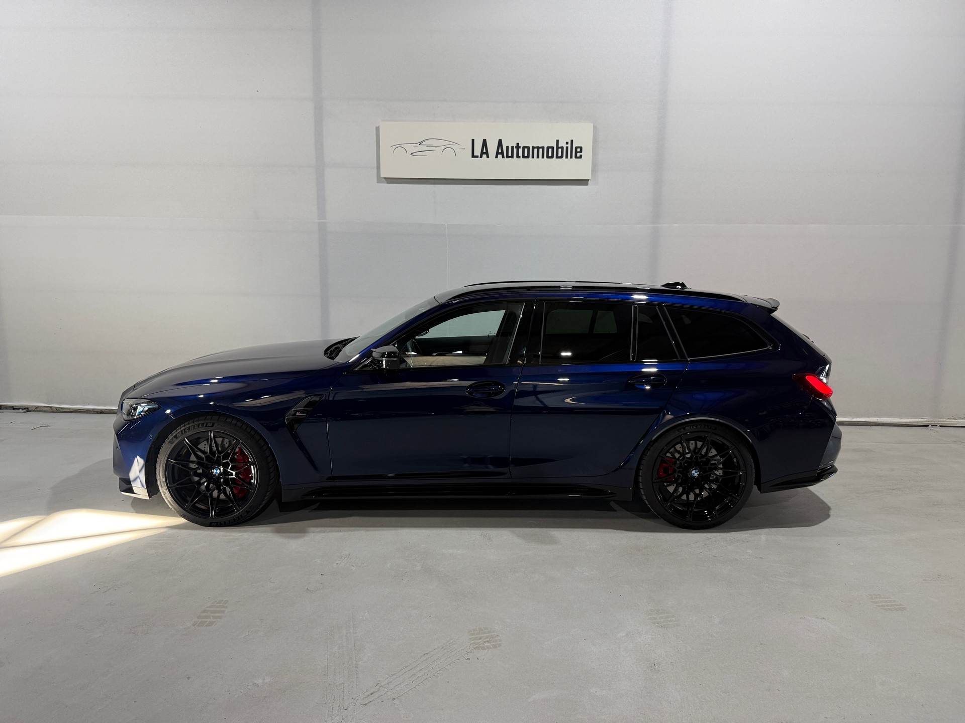 BMW M3 Touring xDrive Competition M-image-2