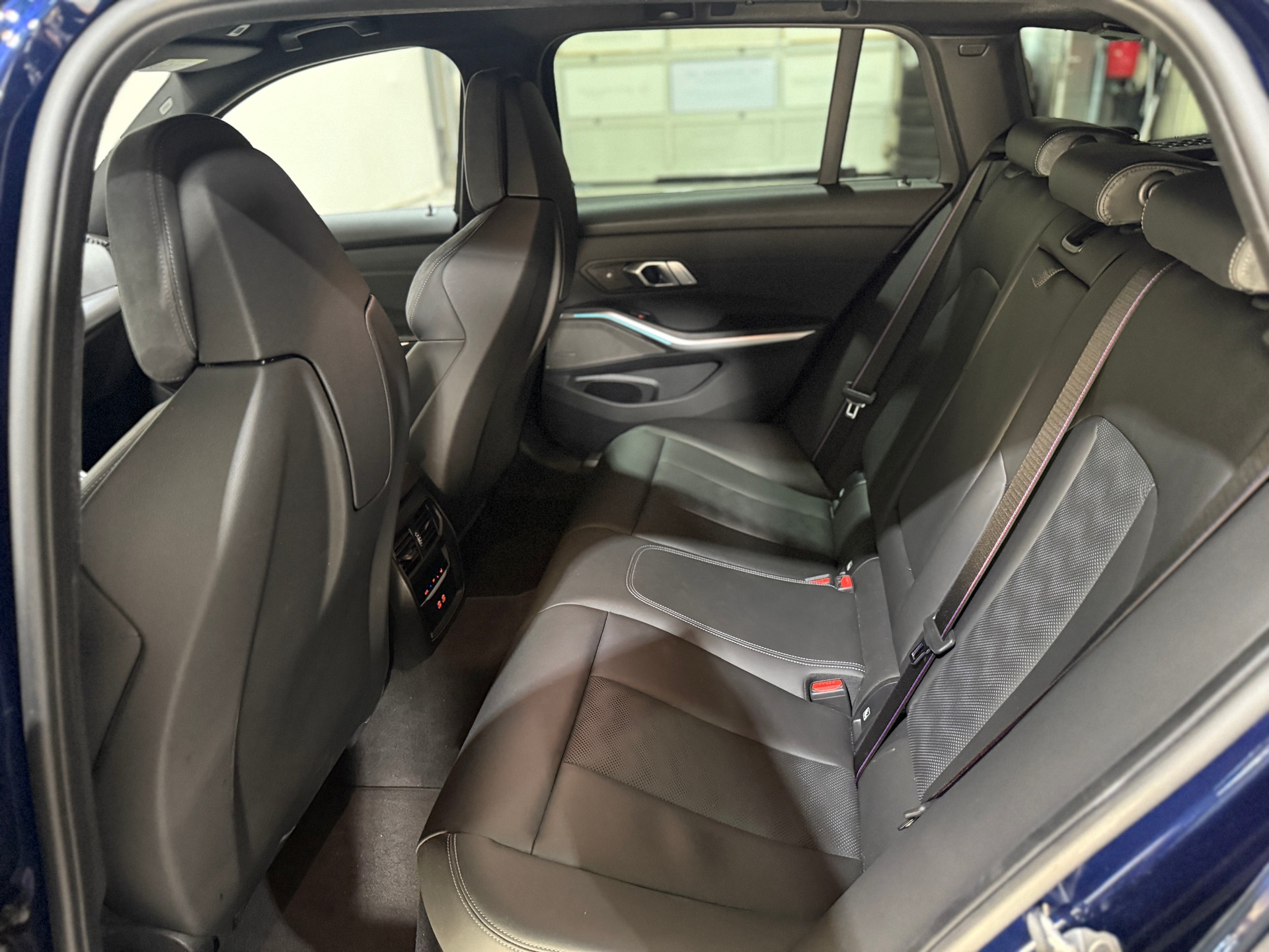 BMW M3 Touring xDrive Competition M-image-15