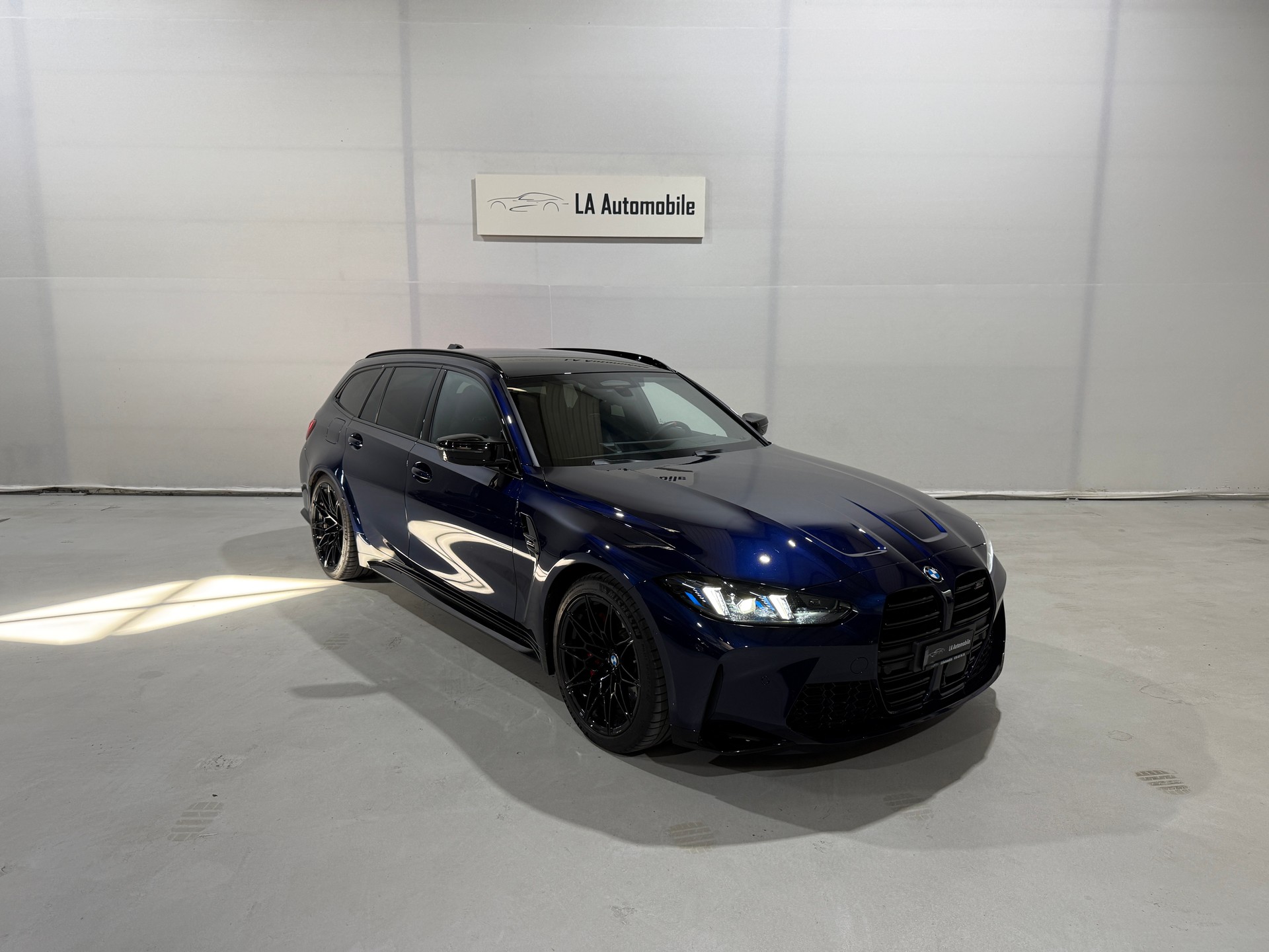 BMW M3 Touring xDrive Competition M-image-4