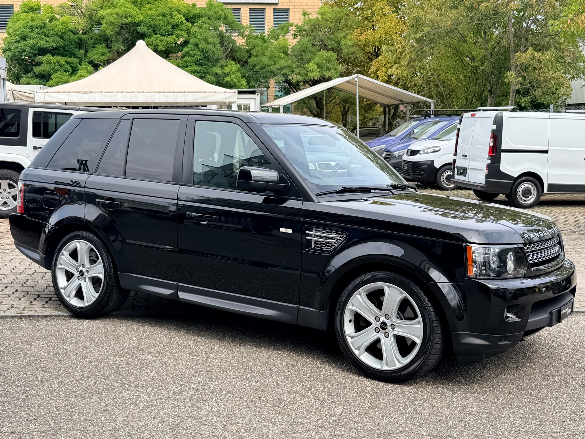 LAND ROVER Range Rover Sport 3.0 TDV6 HSE Automatic-image-13
