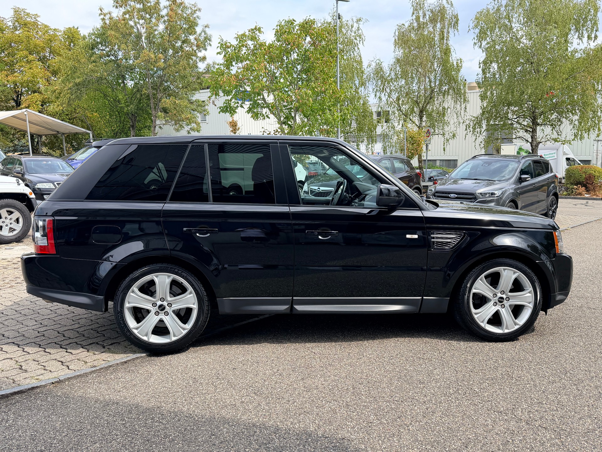 LAND ROVER Range Rover Sport 3.0 TDV6 HSE Automatic-image-1
