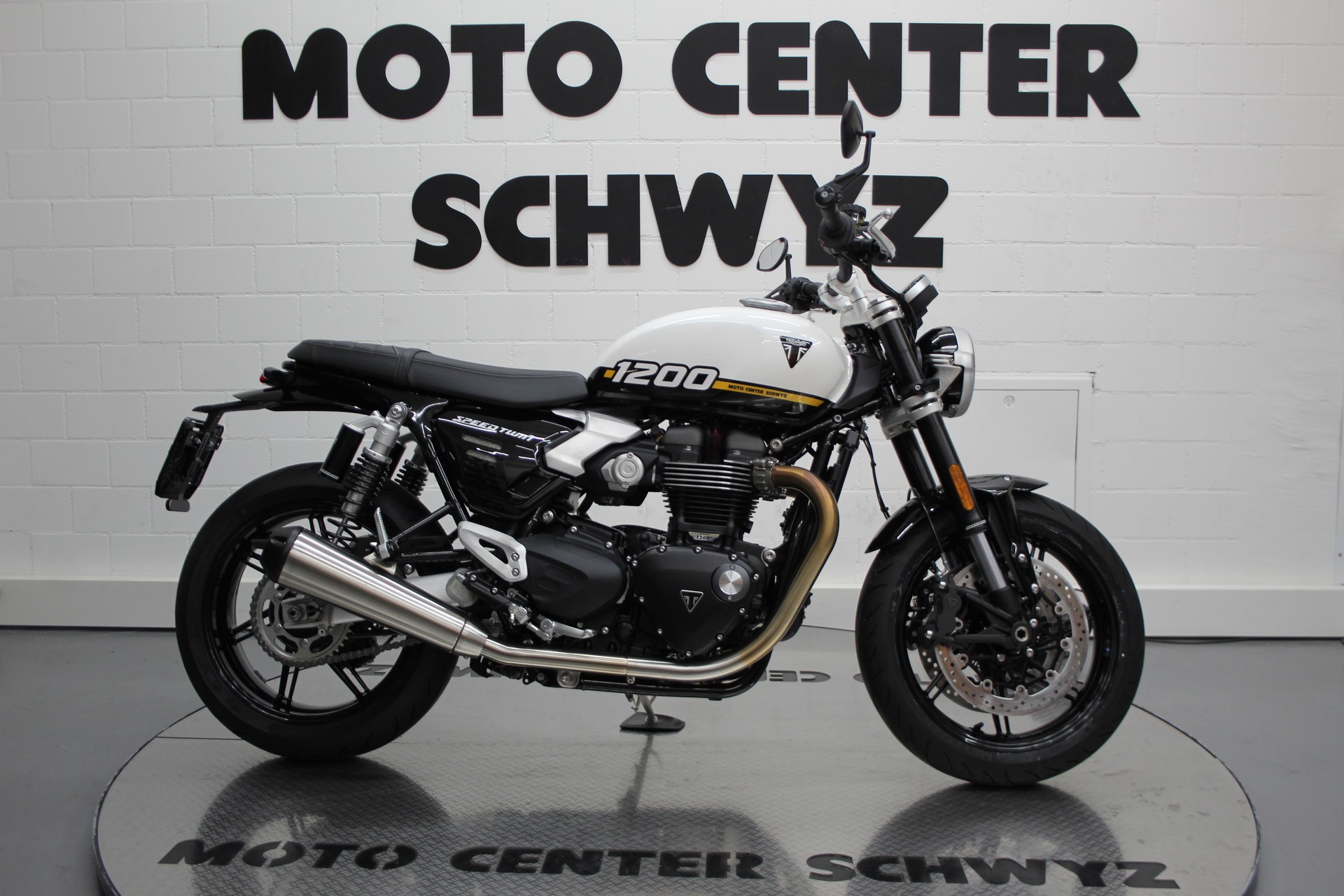 TRIUMPH Speed Twin 1200