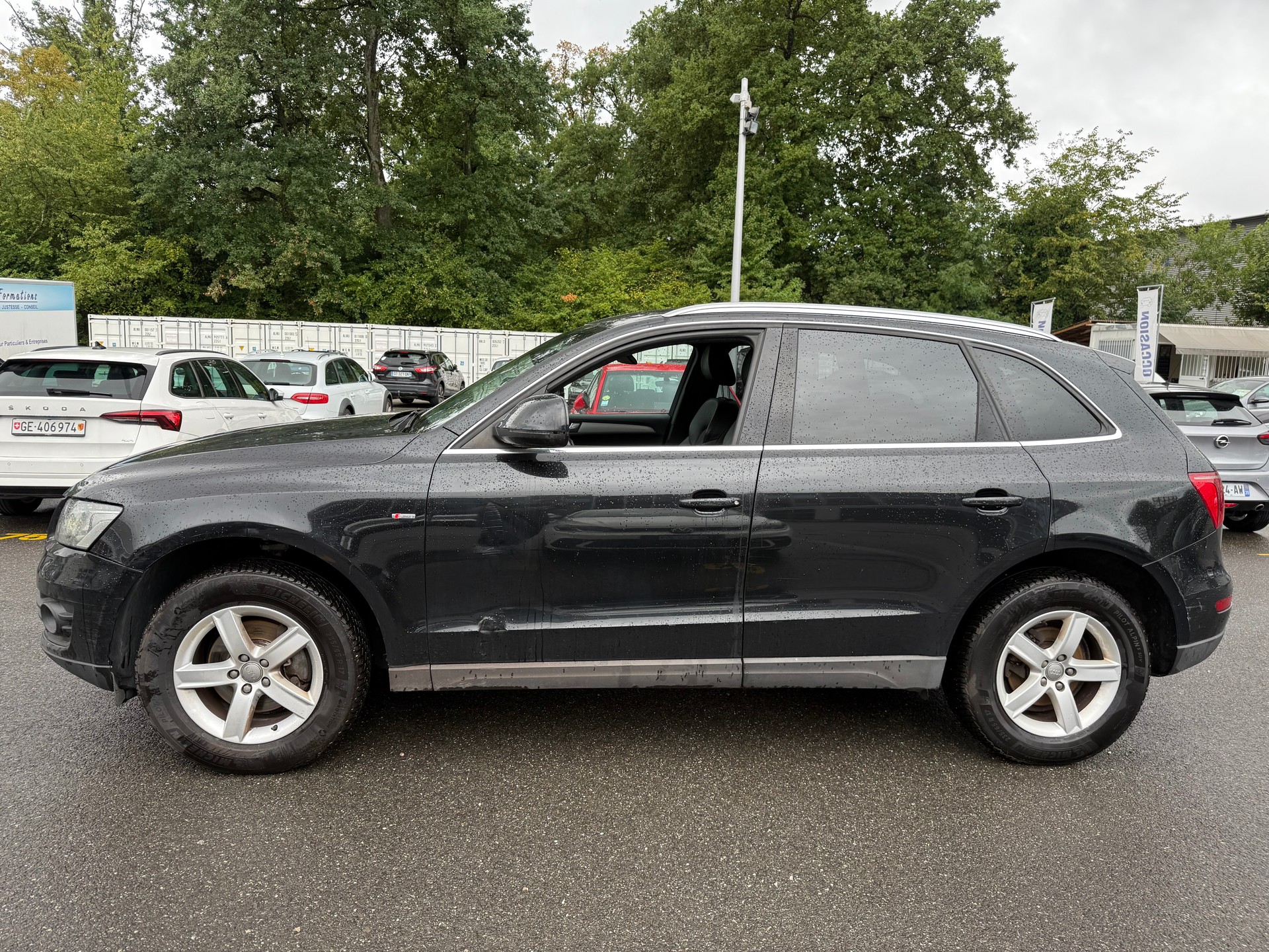 AUDI Q5 2.0 TDI quattro-image-1