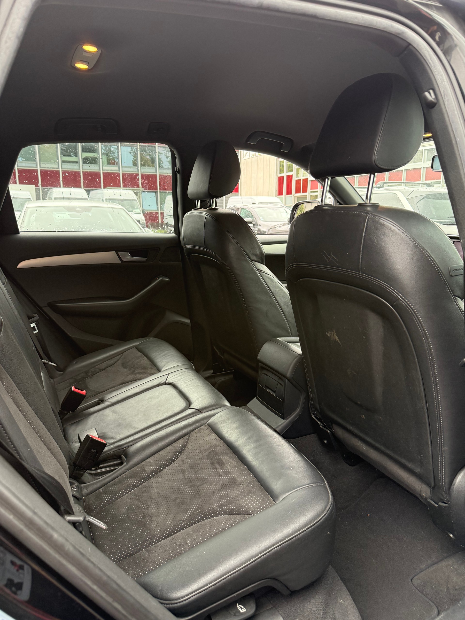 AUDI Q5 2.0 TDI quattro-image-6