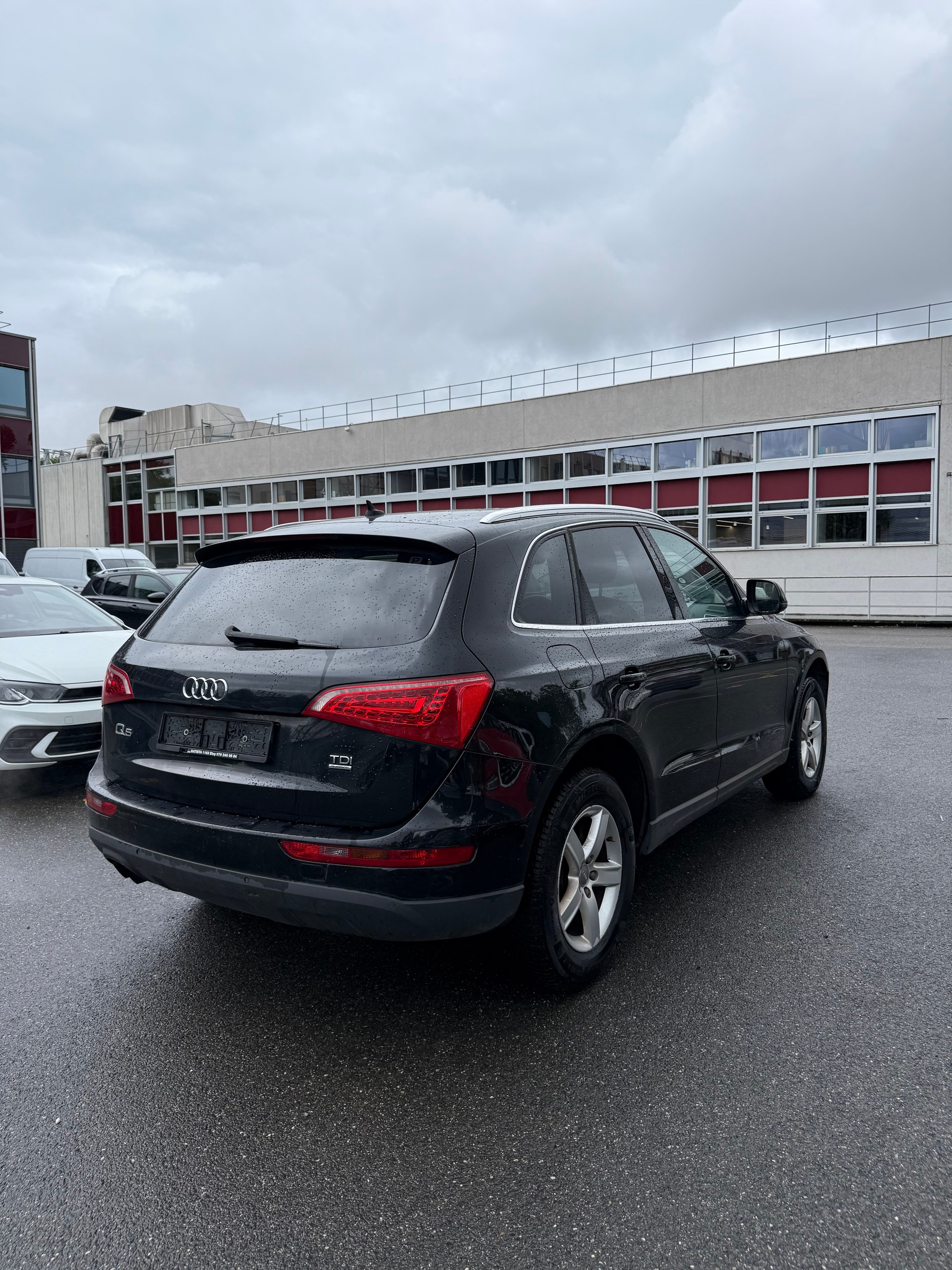 AUDI Q5 2.0 TDI quattro-image-3