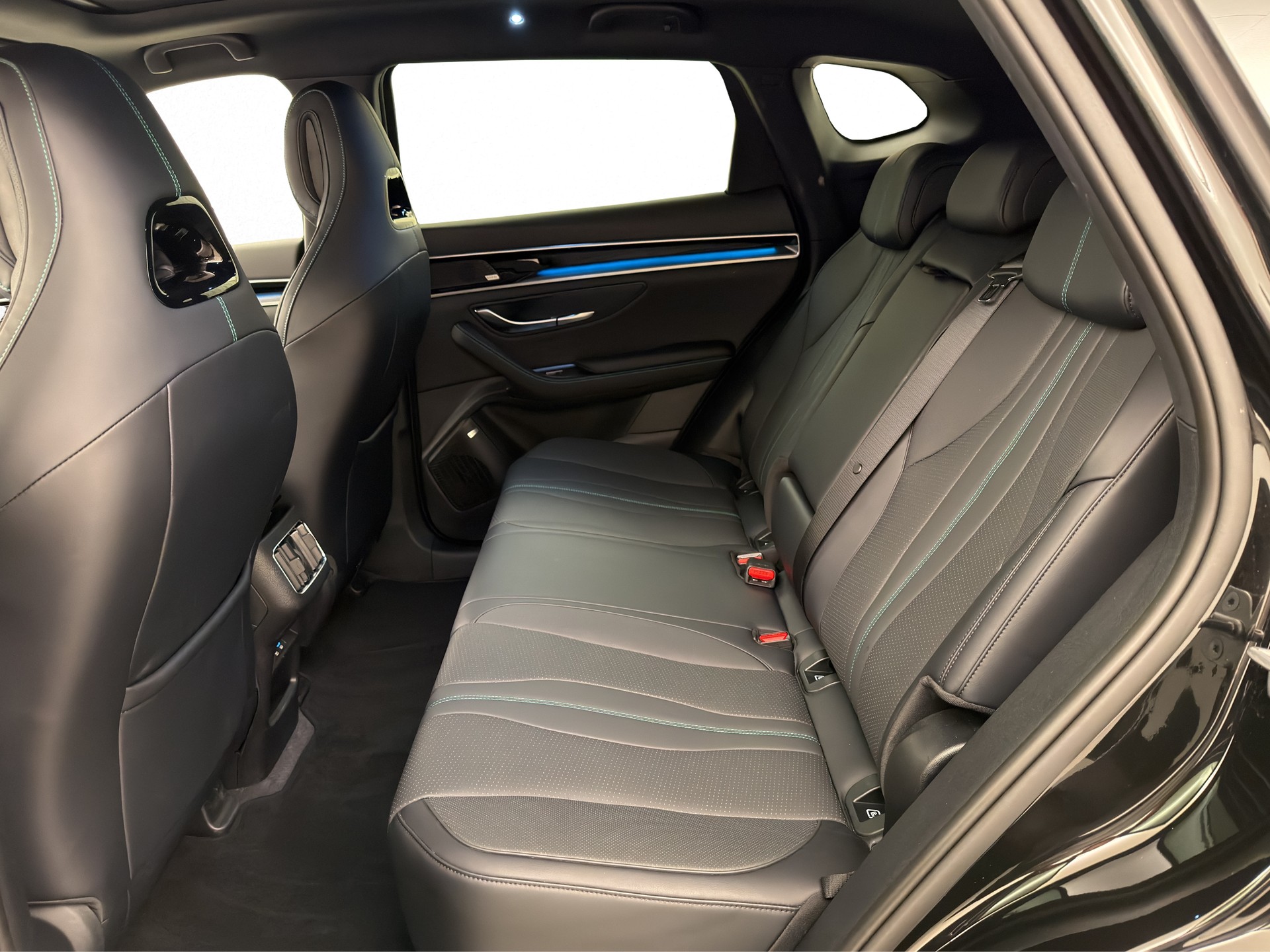 BYD Seal U DM-i Design AWD-image-12