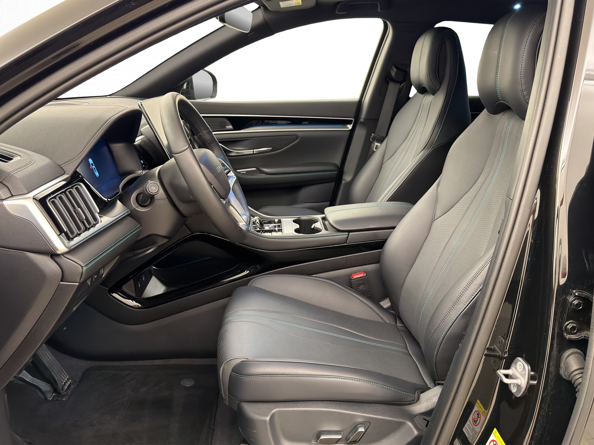 BYD Seal U DM-i Design AWD-image-6