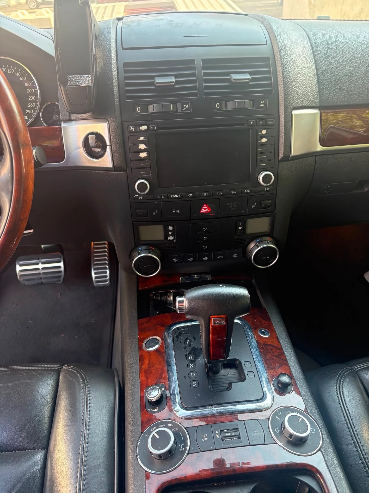 VW Touareg 5.0 TDI V10 Automatic-image-7