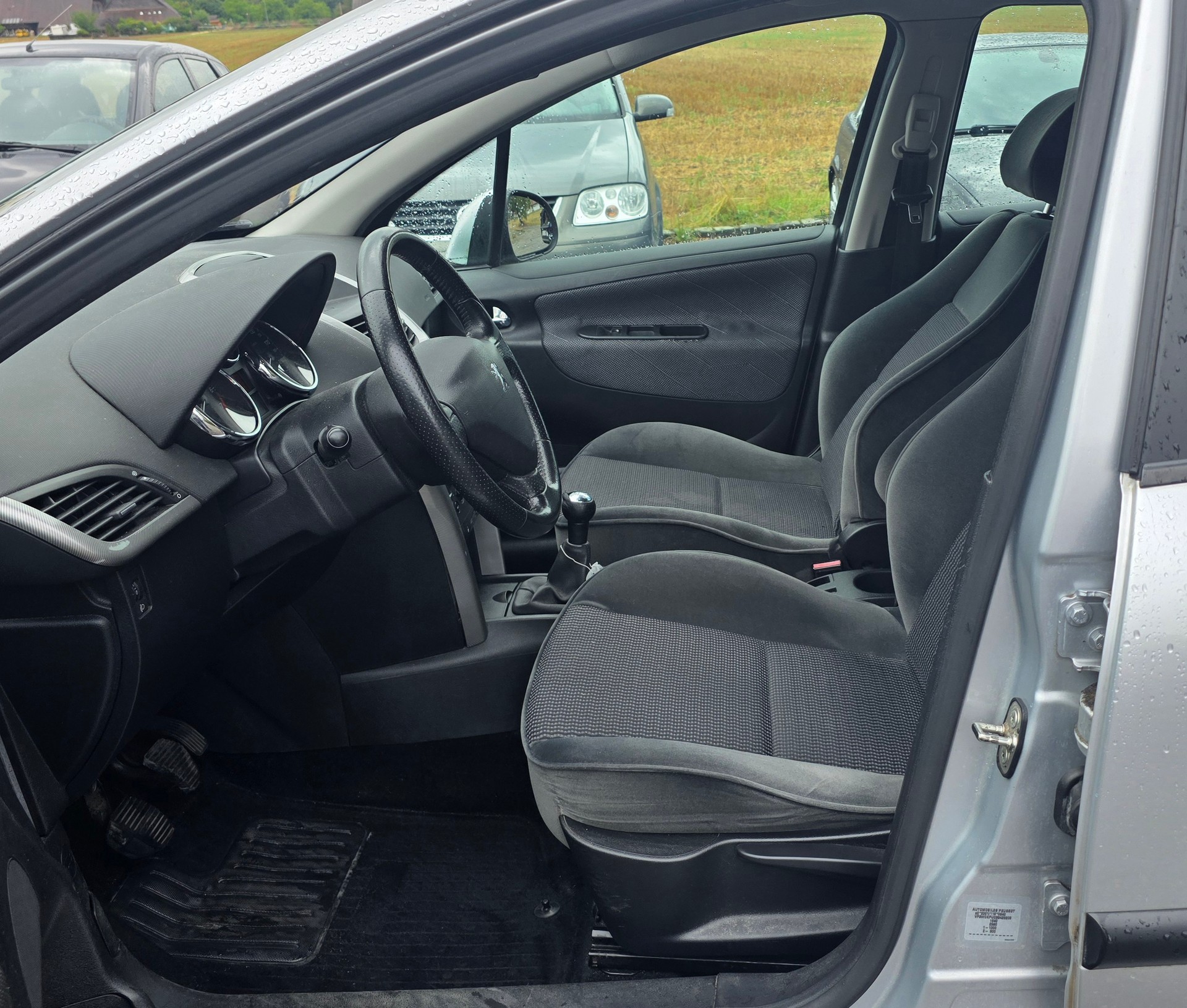 PEUGEOT 207 1.4 16V Look-image-5