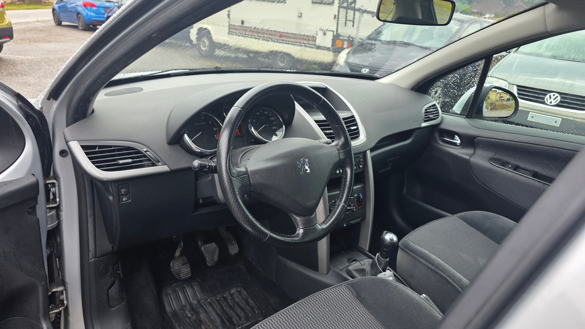 PEUGEOT 207 1.4 16V Look-image-4