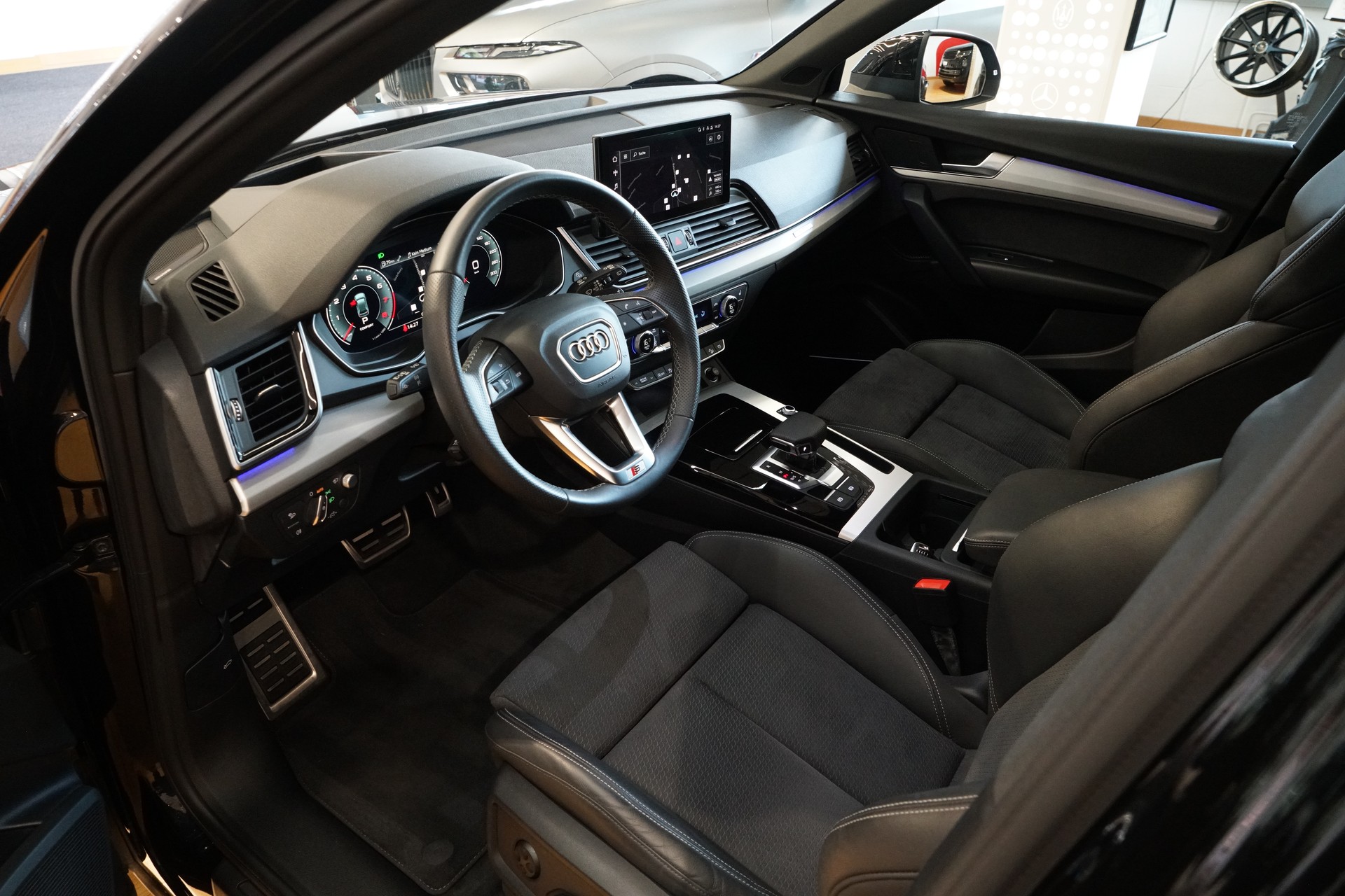 AUDI Q5 45 TFSI S-line quattro S-tronic-image-10