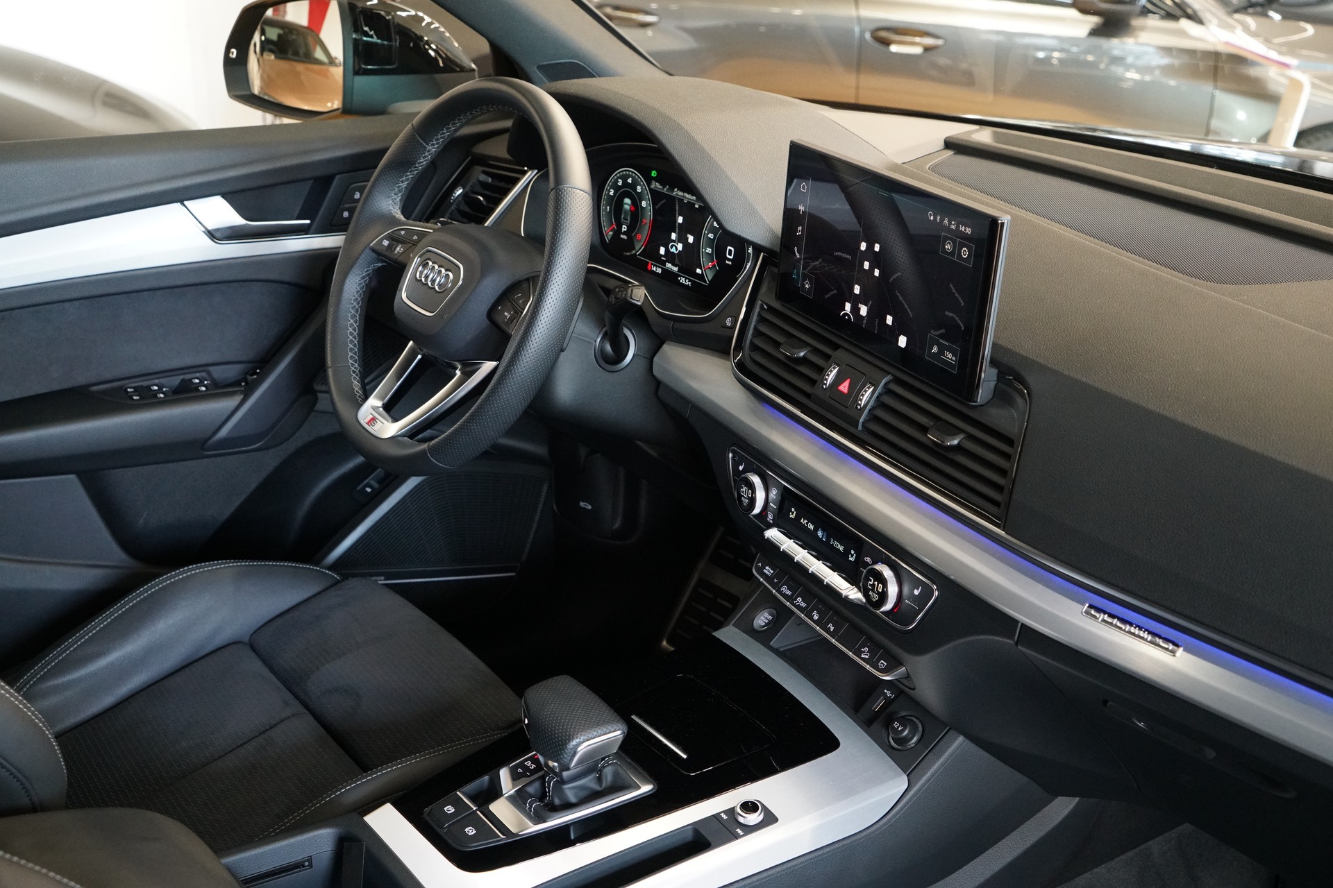 AUDI Q5 45 TFSI S-line quattro S-tronic-image-20