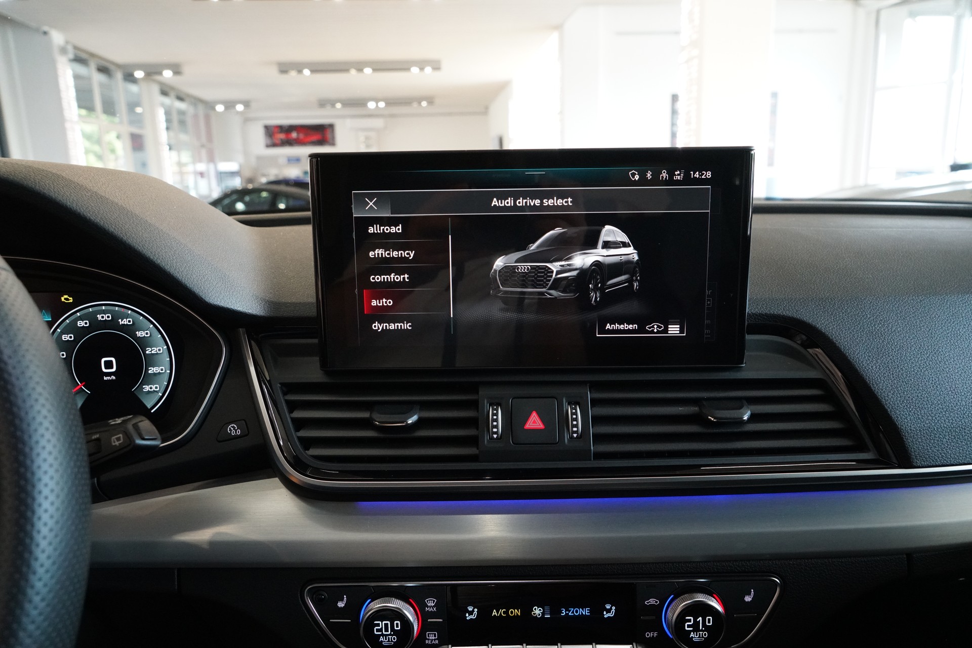AUDI Q5 45 TFSI S-line quattro S-tronic-image-15