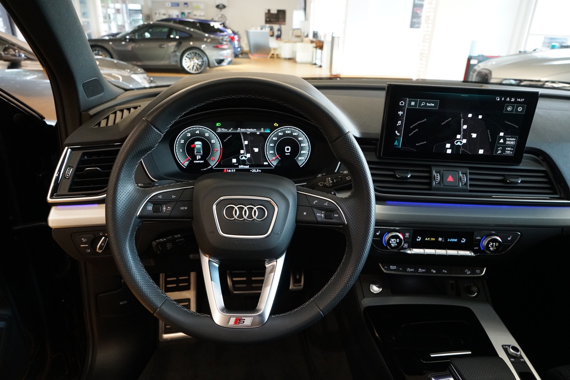 AUDI Q5 45 TFSI S-line quattro S-tronic-image-13