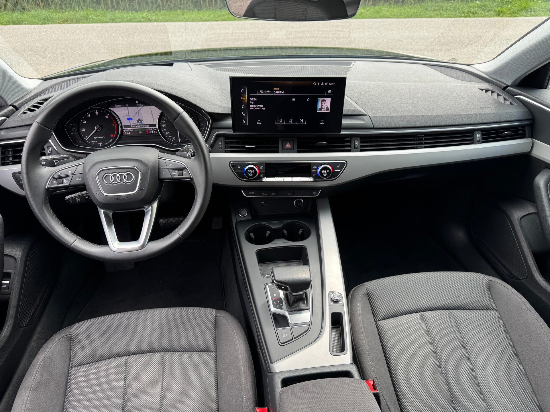 AUDI A4 Avant 40 g-tron advanced S-tronic-image-14
