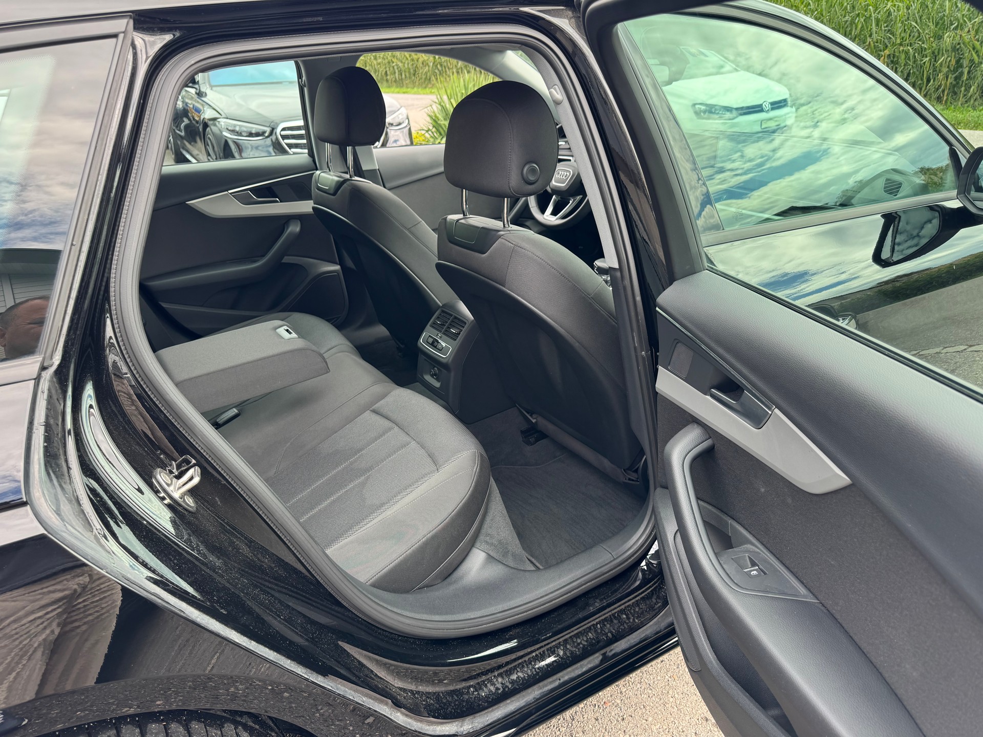 AUDI A4 Avant 40 g-tron advanced S-tronic-image-11