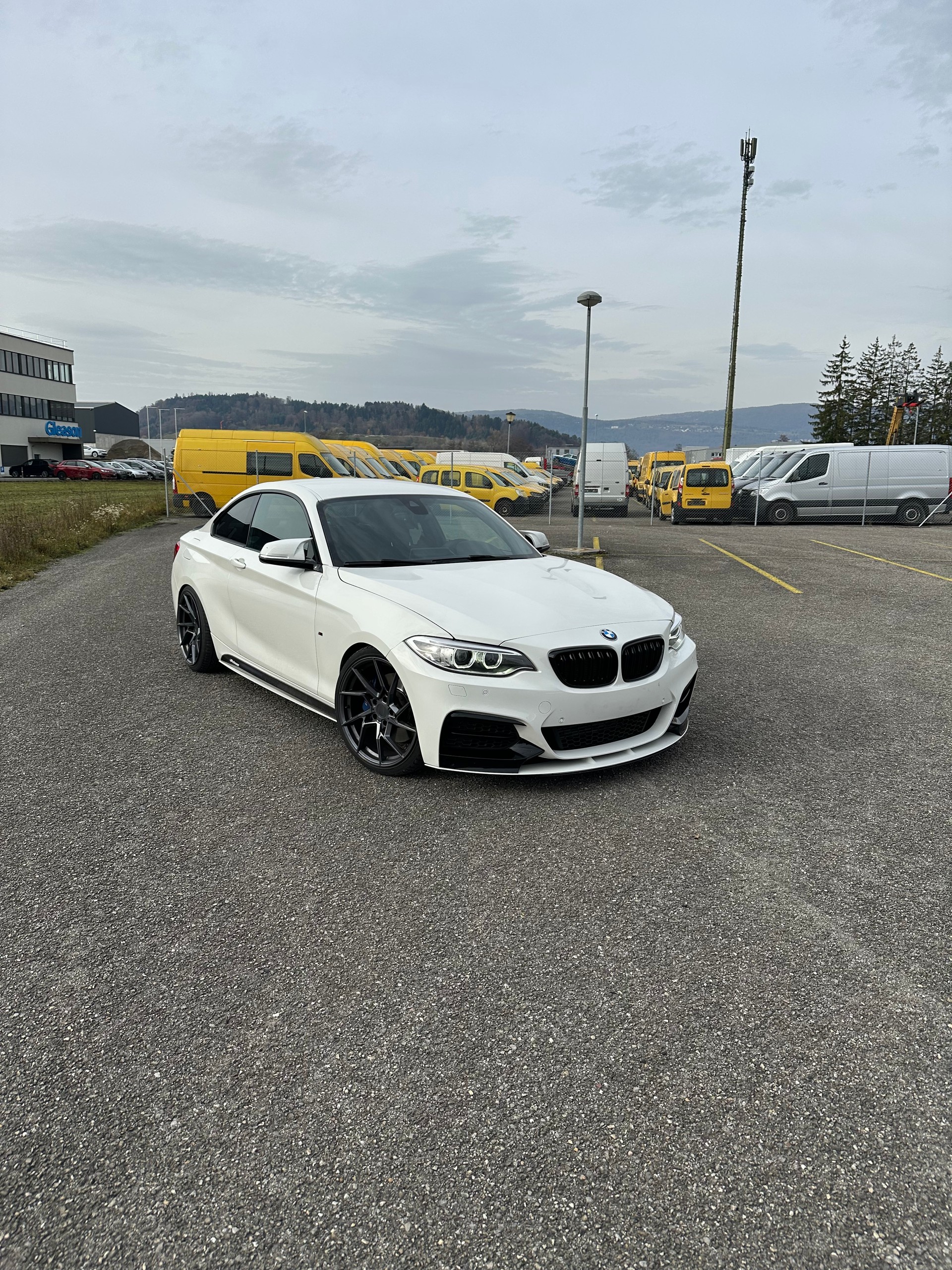 BMW M235i-image-0