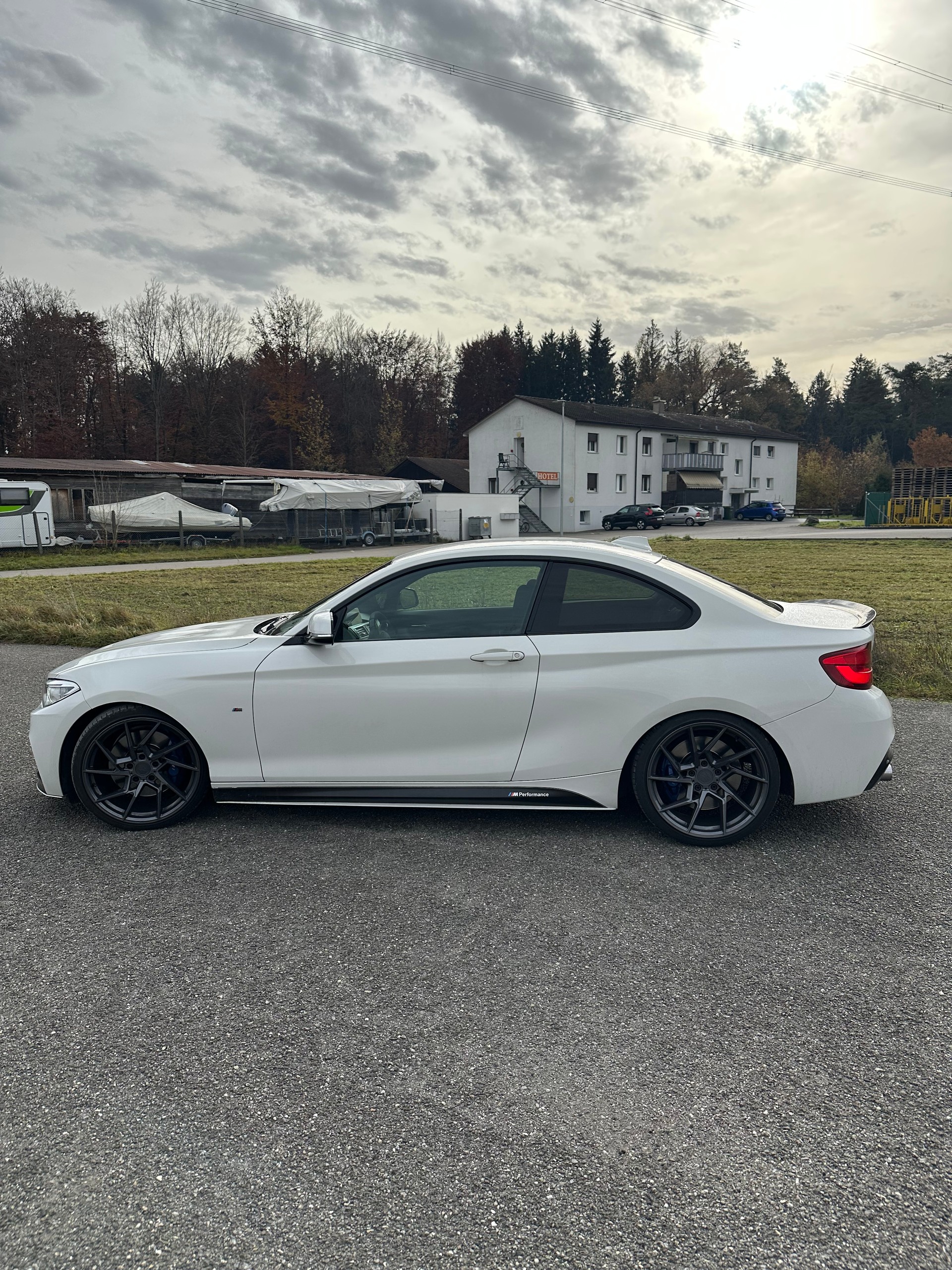 BMW M235i-image-2