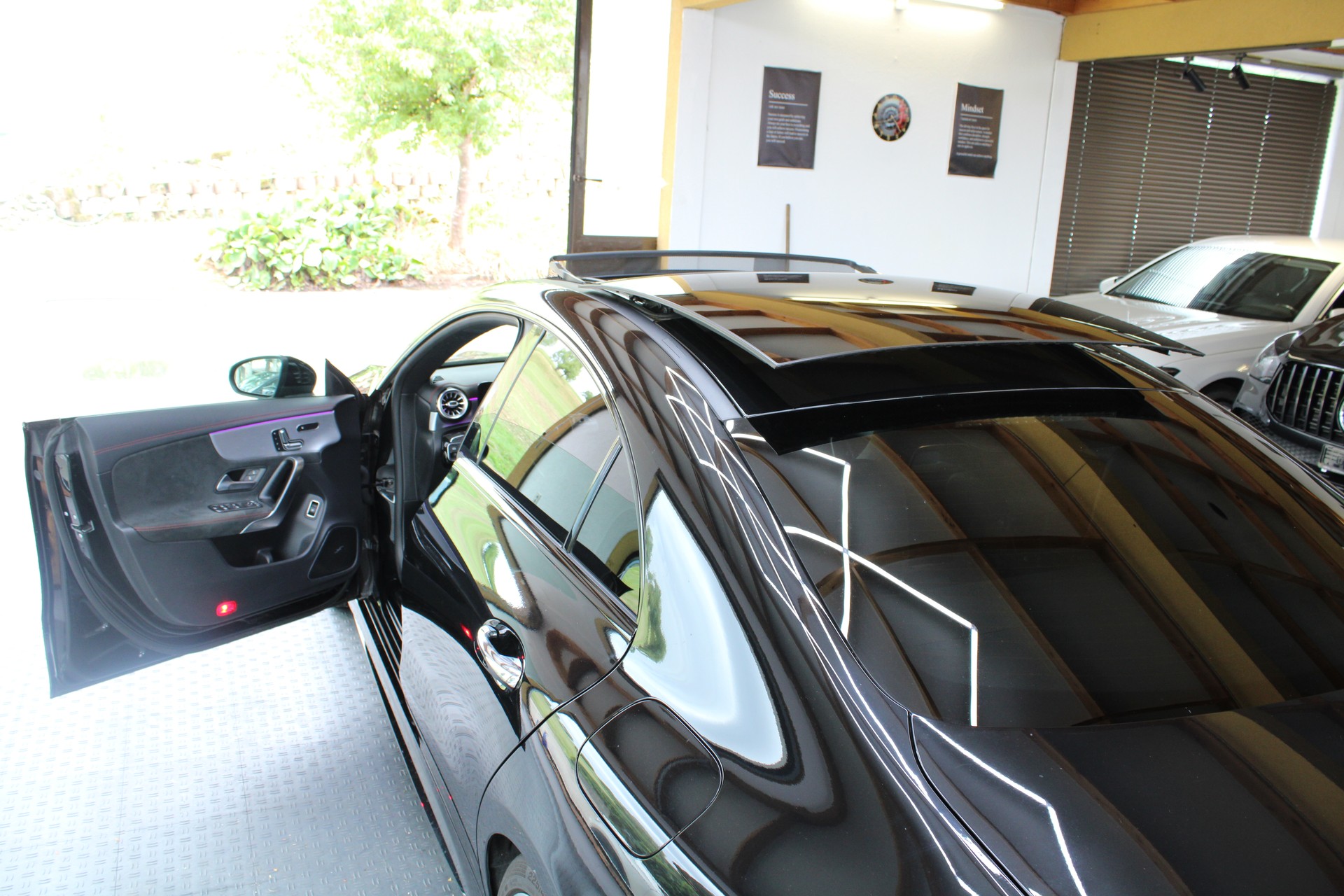 MERCEDES-BENZ CLA 250 4Matic AMG Line 7G-DCT-image-9