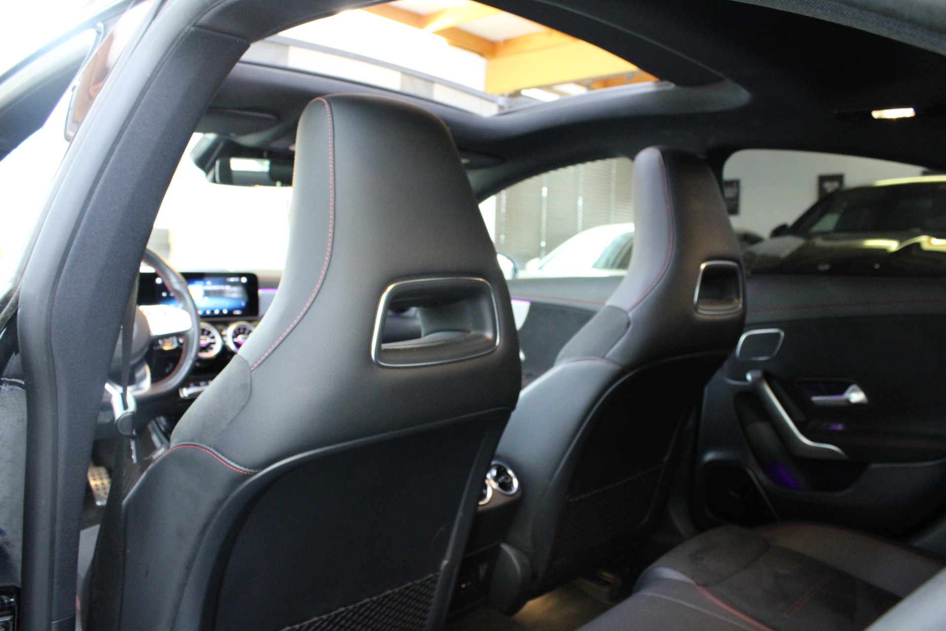 MERCEDES-BENZ CLA 250 4Matic AMG Line 7G-DCT-image-14