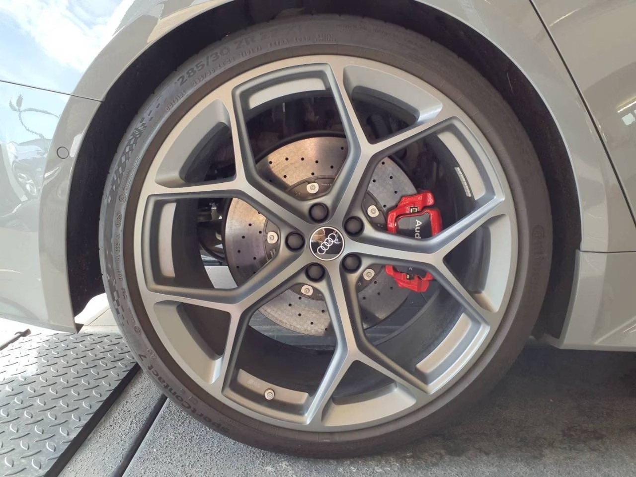 AUDI RS6 Avant 4.0 TFSI V8 Performance qu.*Nardo,Keramik,Panodach,B&O Advanced,5-Jahre Garantie,VOLL,Np.235'500.-*-image-3