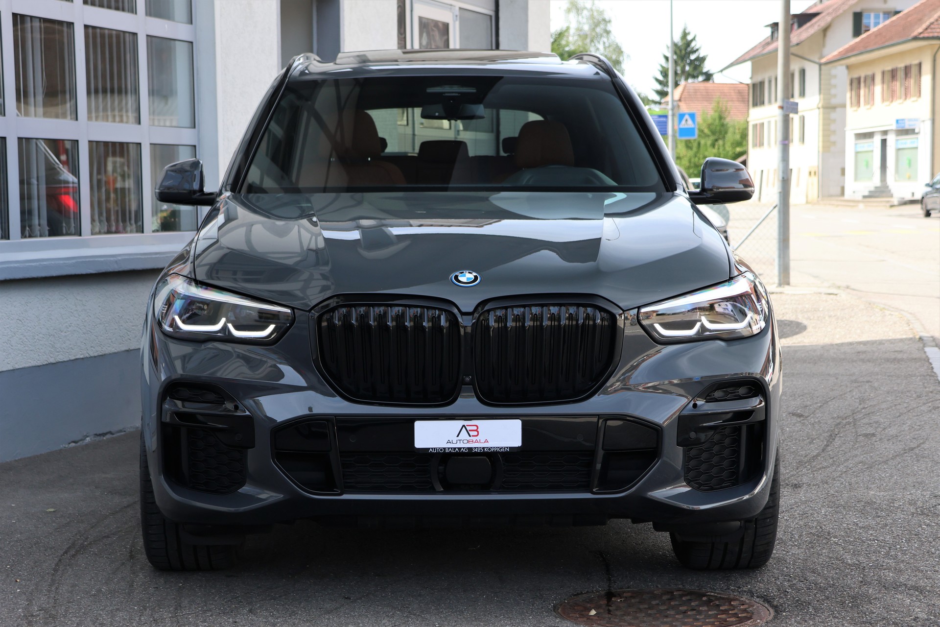 BMW X5 xDrive45e M Sport Steptronic (CH)-showroom-element-1