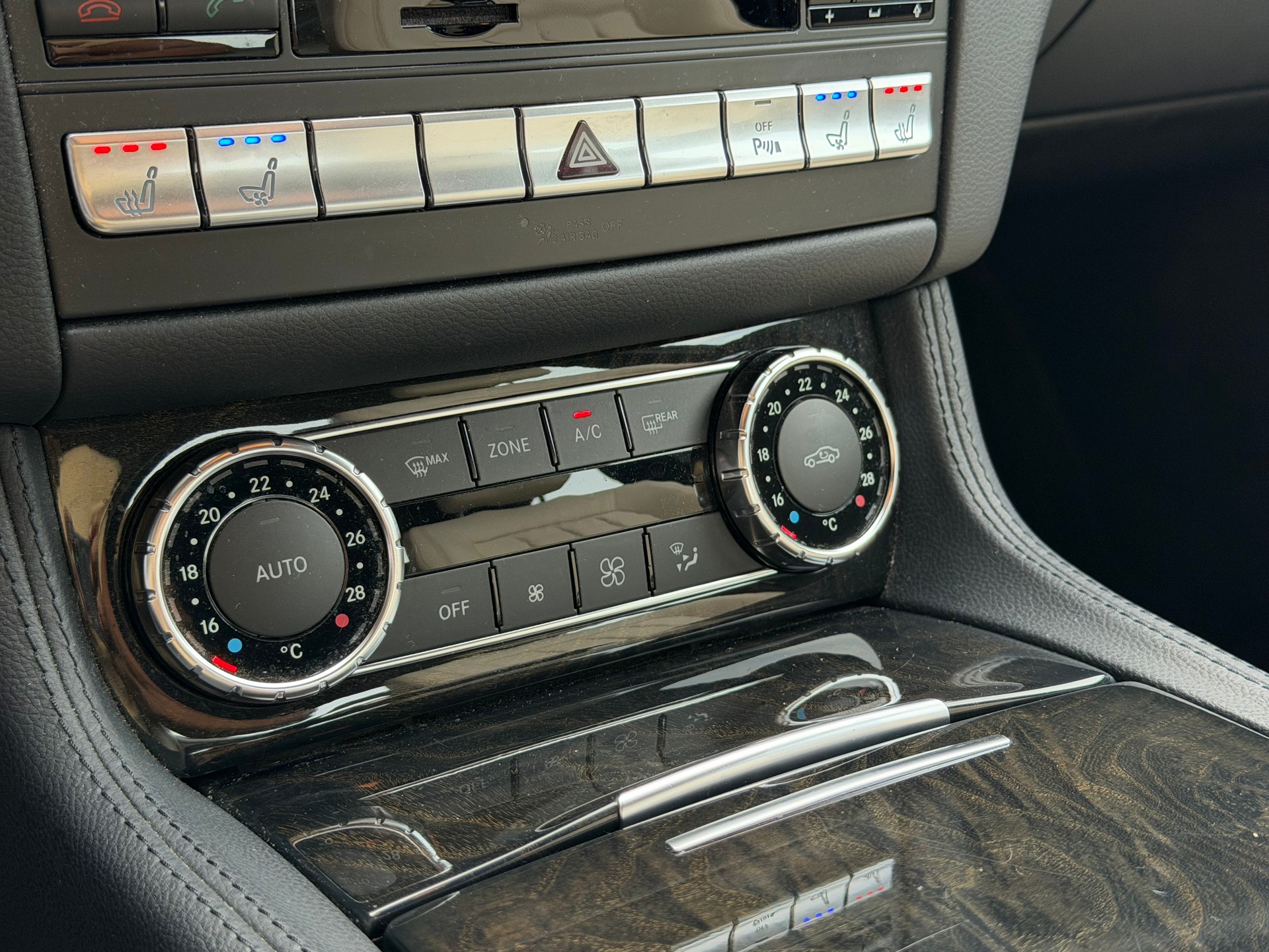 MERCEDES-BENZ CLS 350 CDI 4Matic 7G-Tronic-image-11