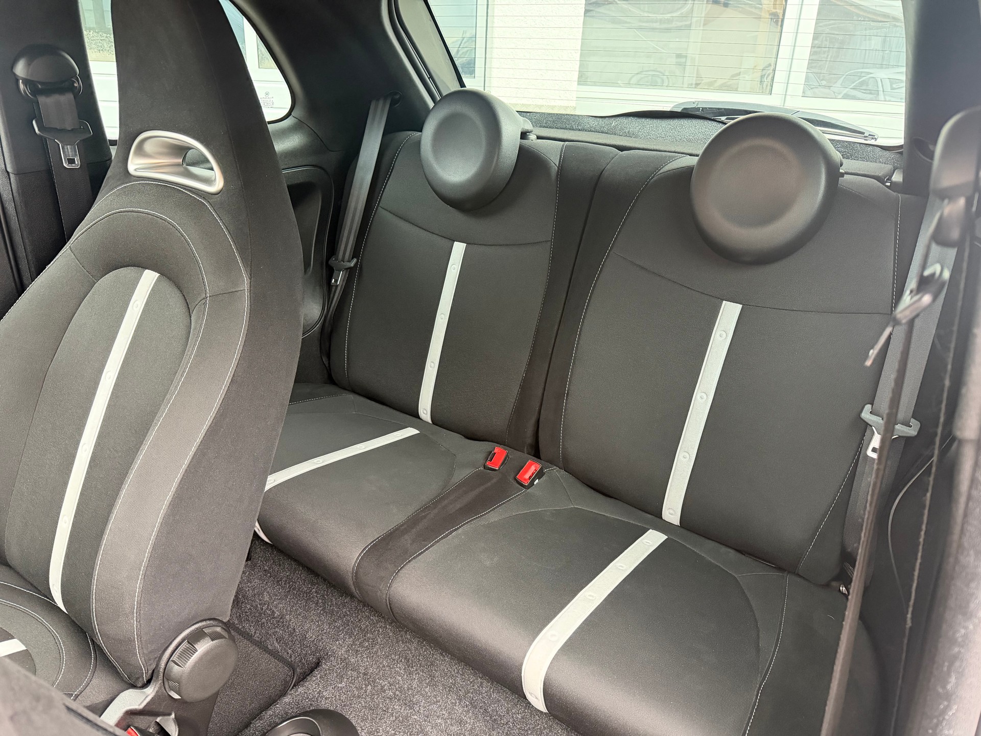 FIAT 500 1.4 16V Turbo Abarth-image-6