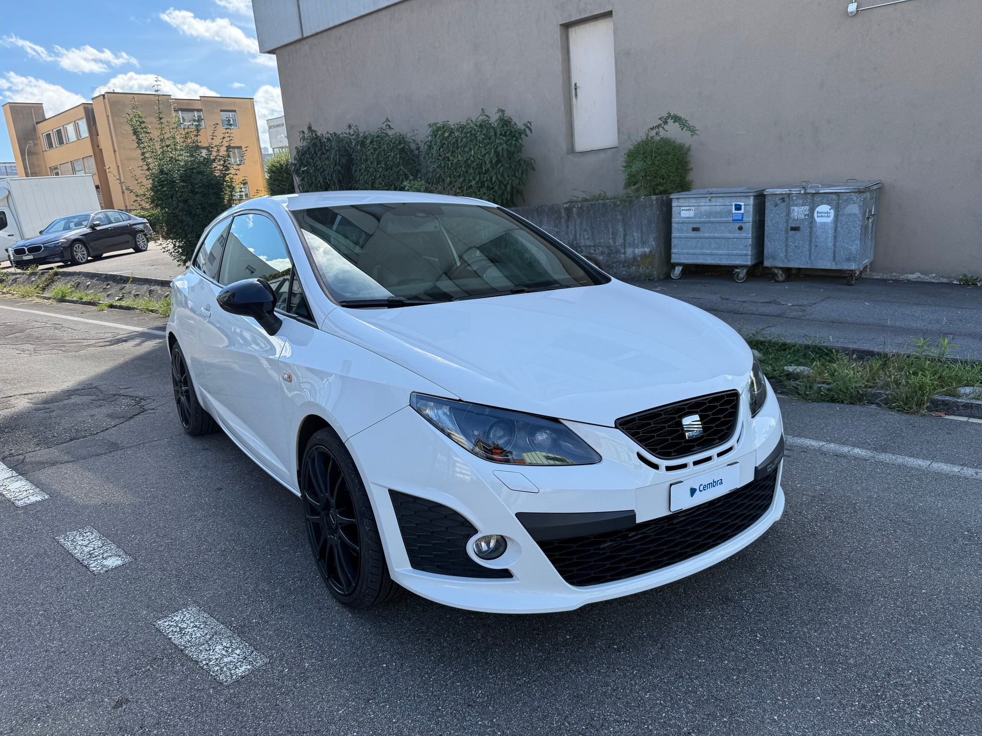 SEAT Ibiza SC 1.4 TSI Cupra R210 Swiss Racing DSG *Frisch ab MFK *CH Fahrzeug *Automat *210 PS *Lederausstattung *8 Fach bereift-image-1