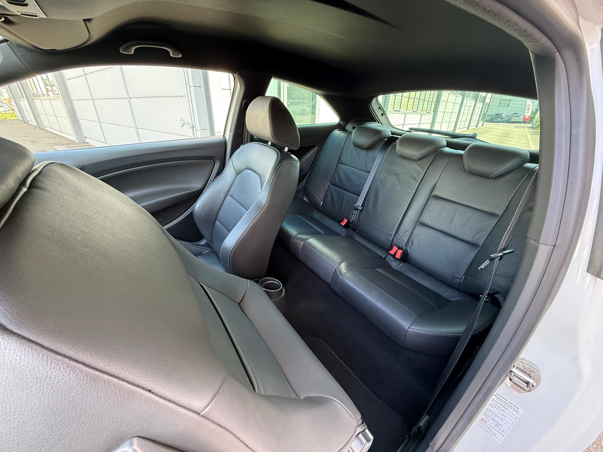 SEAT Ibiza SC 1.4 TSI Cupra R210 Swiss Racing DSG *Frisch ab MFK *CH Fahrzeug *Automat *210 PS *Lederausstattung *8 Fach bereift-image-13