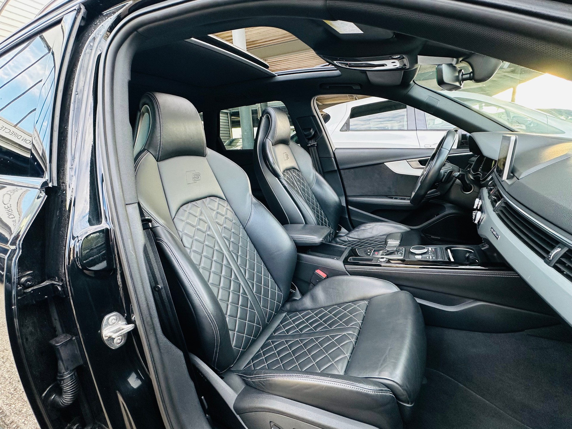 AUDI S4 Avant 3.0 TFSI quattro tiptronic-image-13