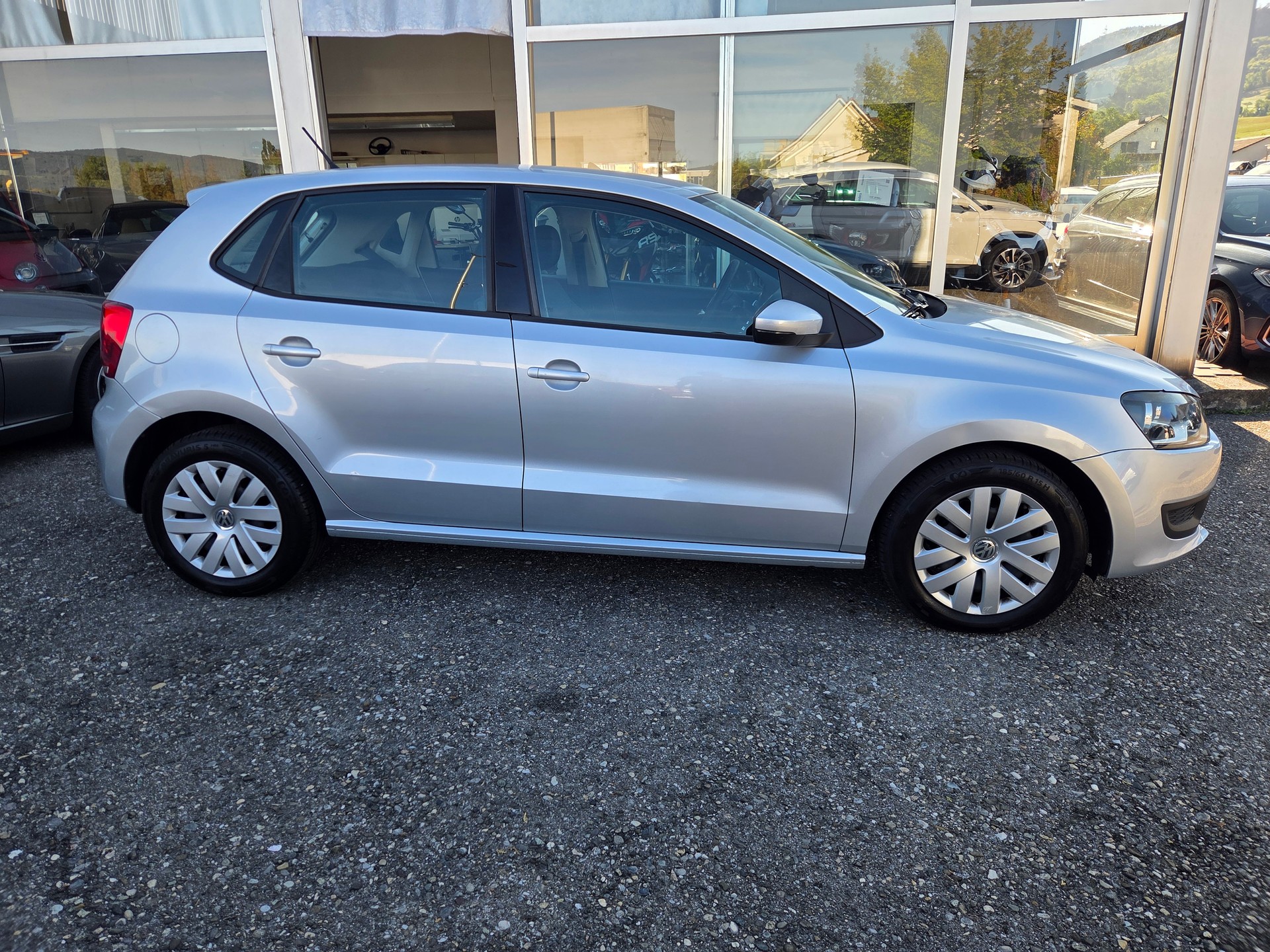 VW Polo 1.4 16V Trendline-image-9