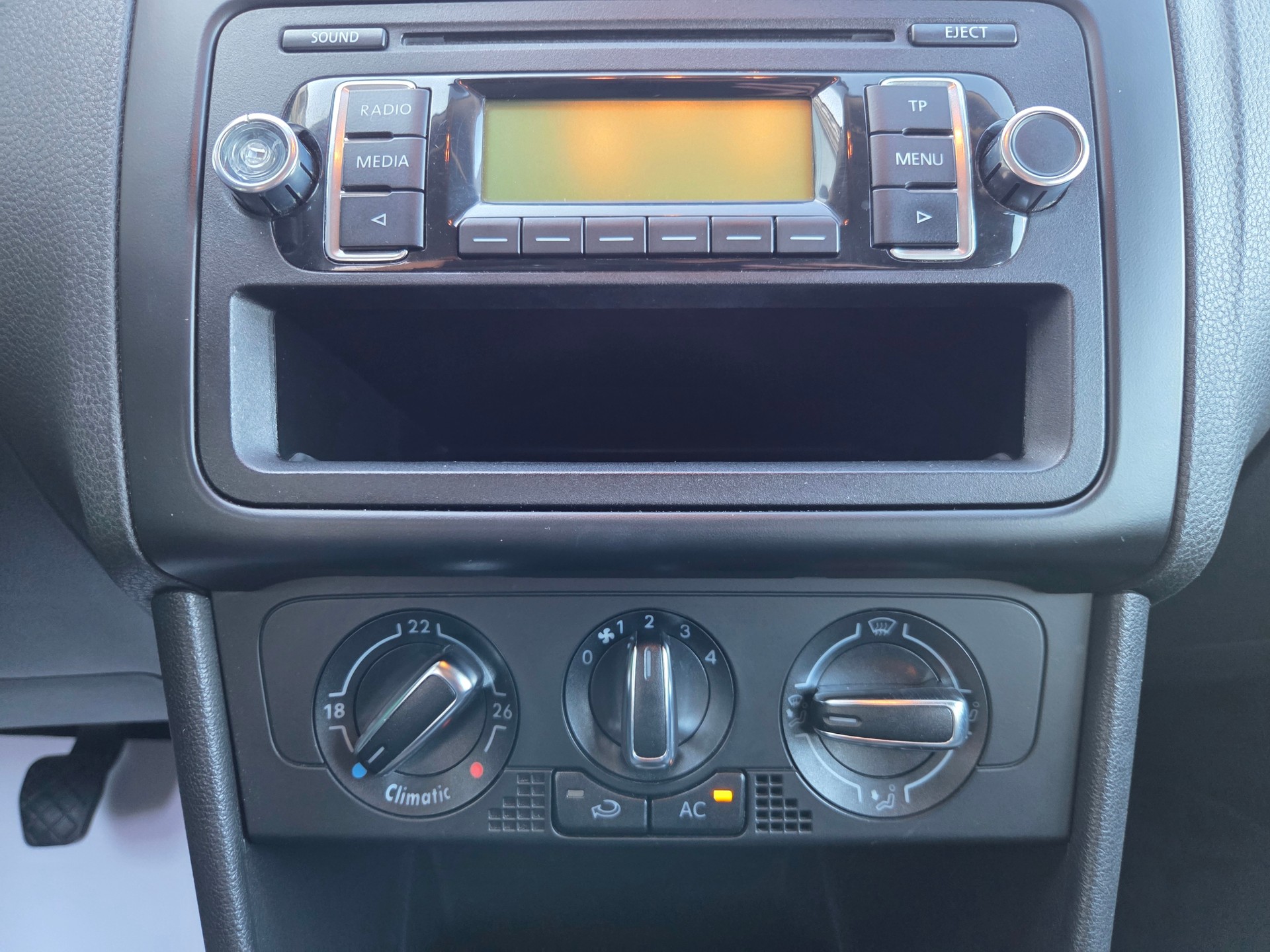 VW Polo 1.4 16V Trendline-image-17