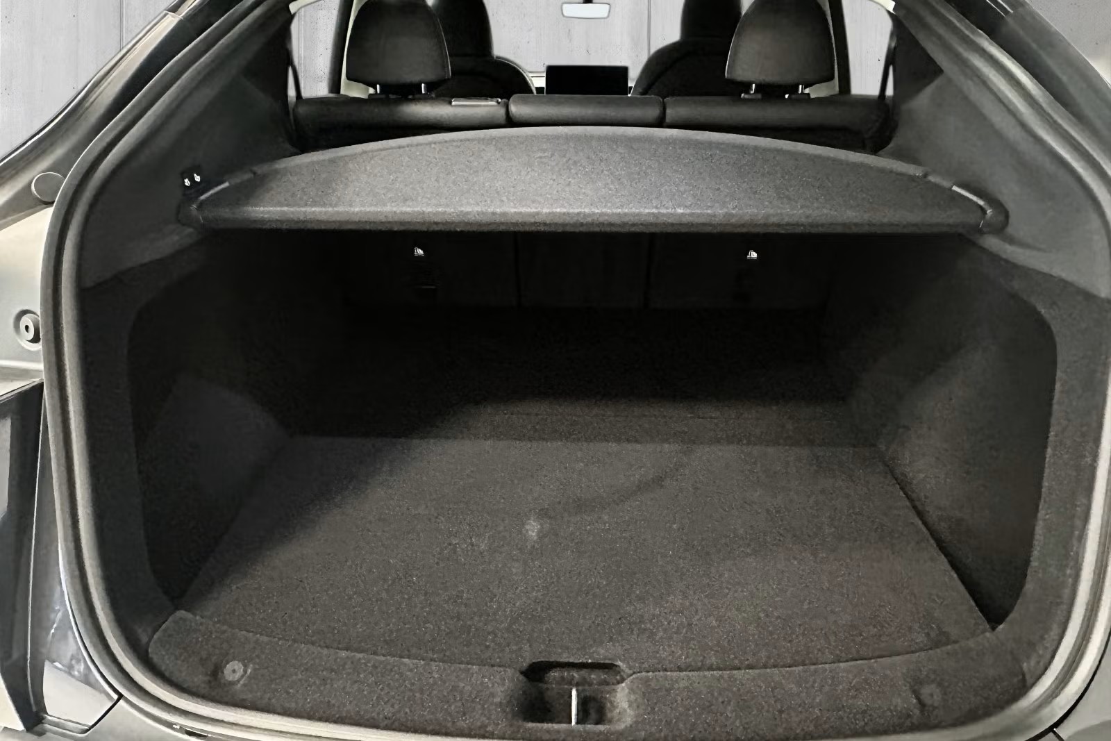 TESLA Model Y Long Range AWD Stealth Grey-image-22