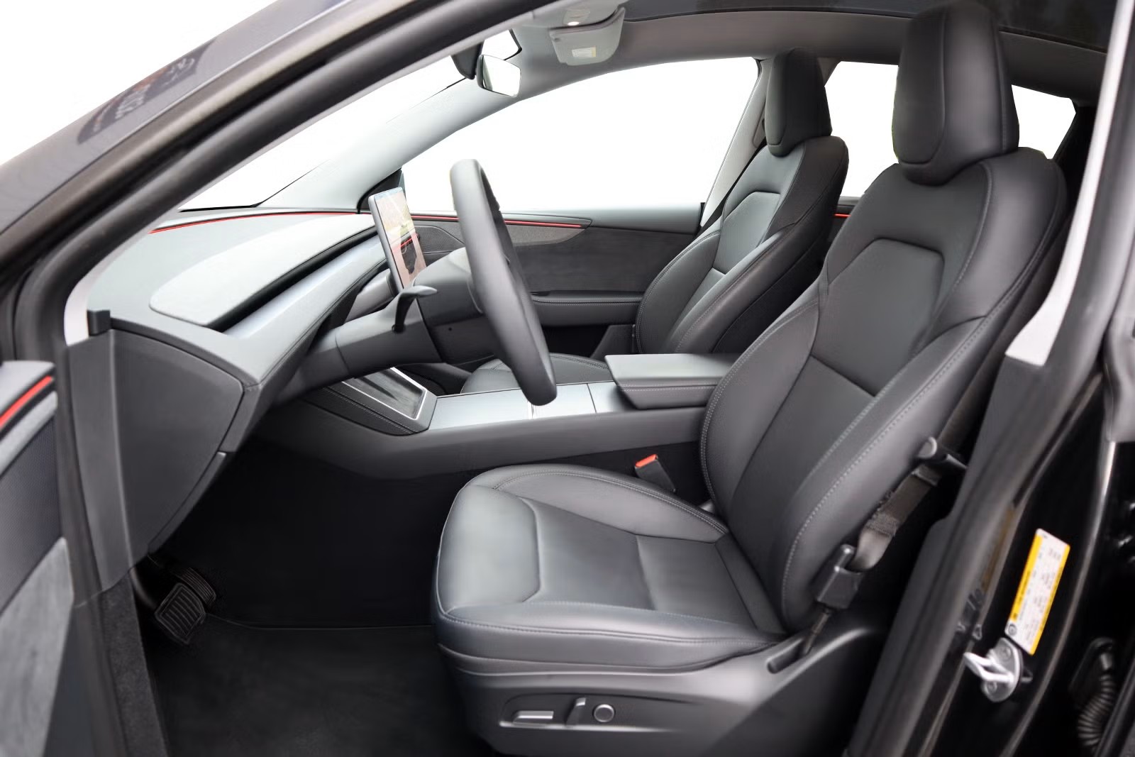 TESLA Model Y Long Range AWD Stealth Grey-image-16