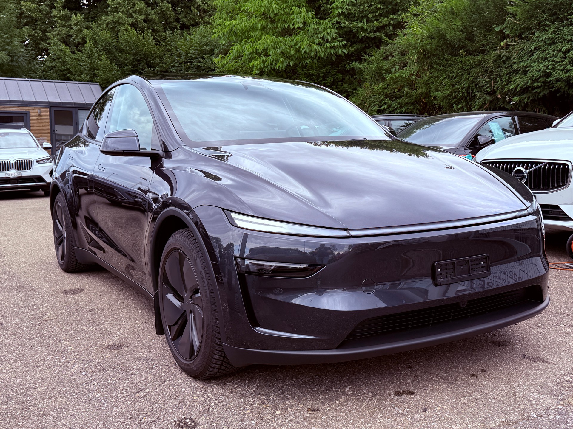 TESLA Model Y Long Range AWD Stealth Grey-image-9