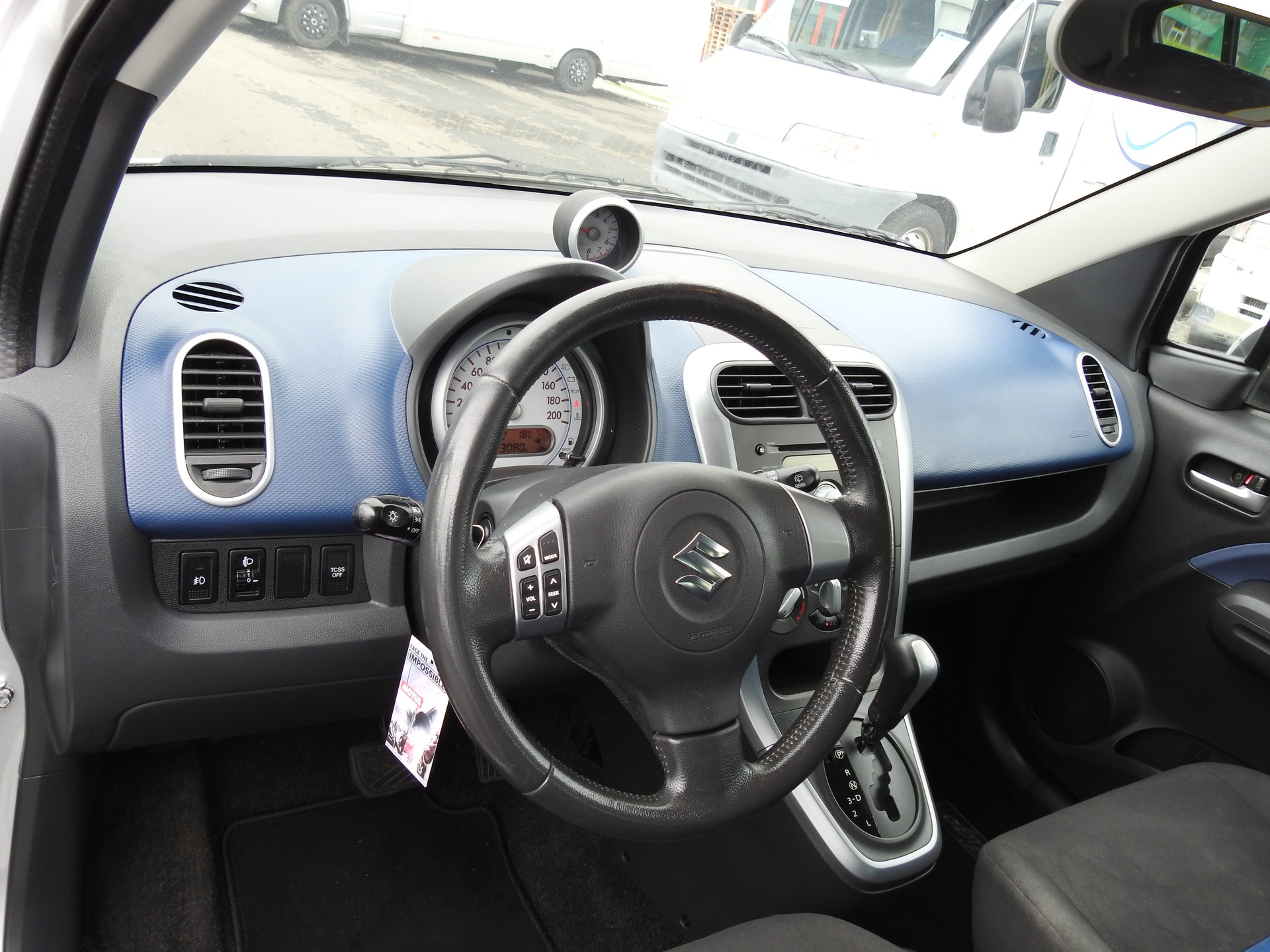 SUZUKI Splash 1.2i 16V GL Automatic-image-10