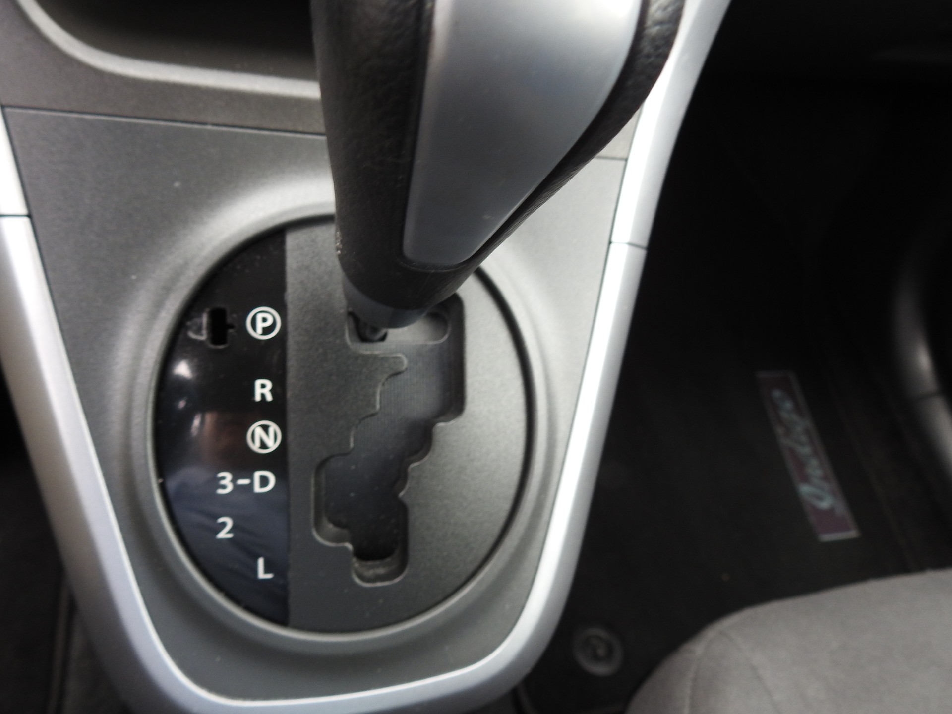 SUZUKI Splash 1.2i 16V GL Automatic-image-18